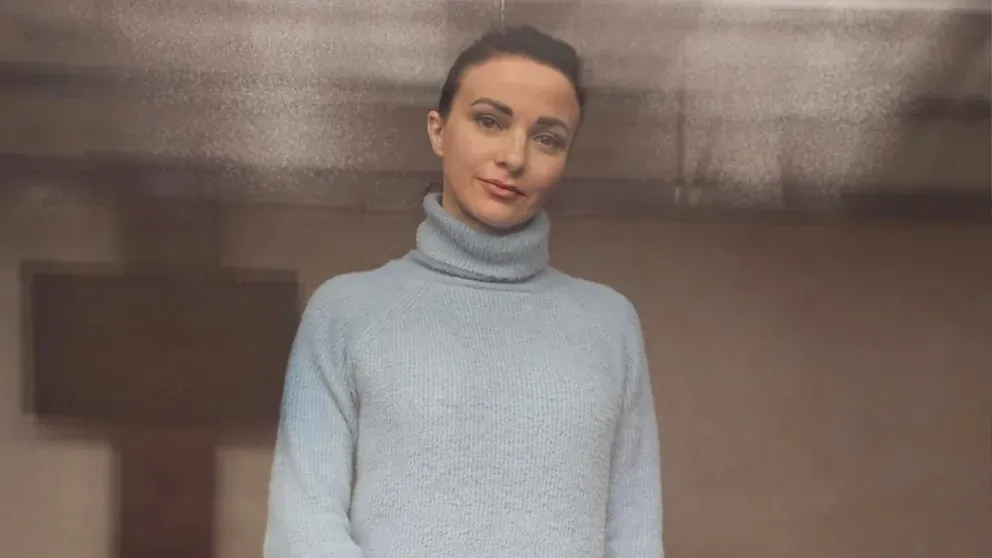 Widerlicher Folterknecht feilt dieser Frau die Zähne