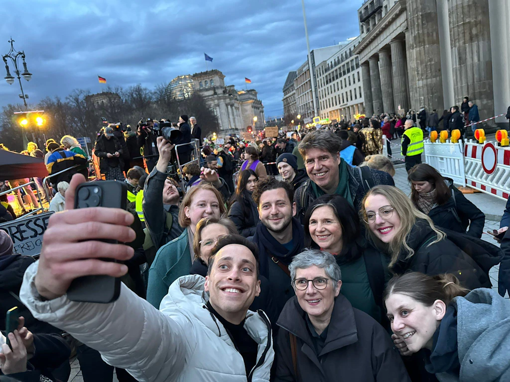 Selfie ile ölü sömüren herkesin tavrı yok