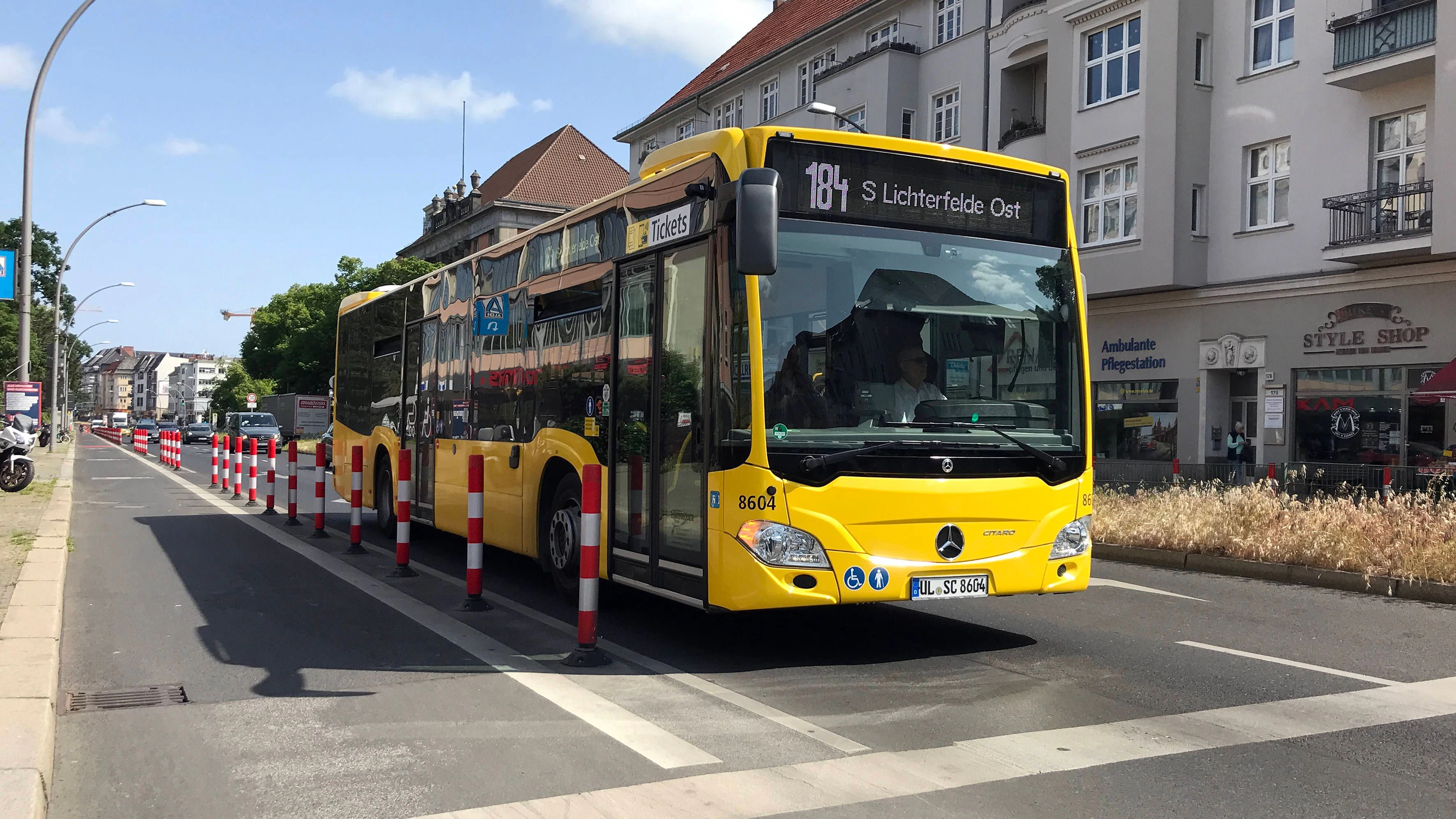 Busse der Linie 184 sollen trotz Streiks eingeschränktem Angebot fahren.