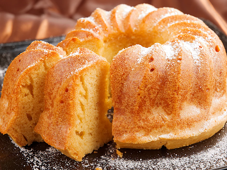 Der Rührkuchen mit Vanillepudding ist ein einfacher, dabei sehr leckerer Kuchen wenn es schnell gehen soll oder man keine Lust auf großen Aufwand beim Backen hat.