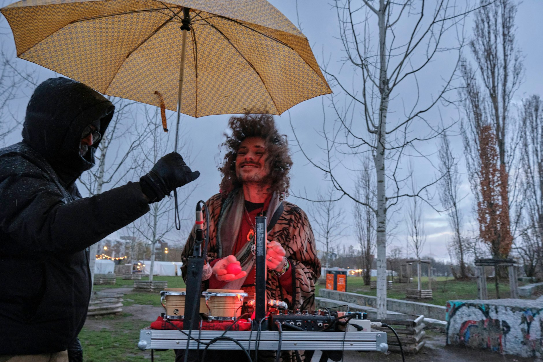 Trostloses Feuchtwetter gibt es heute in Berlin.