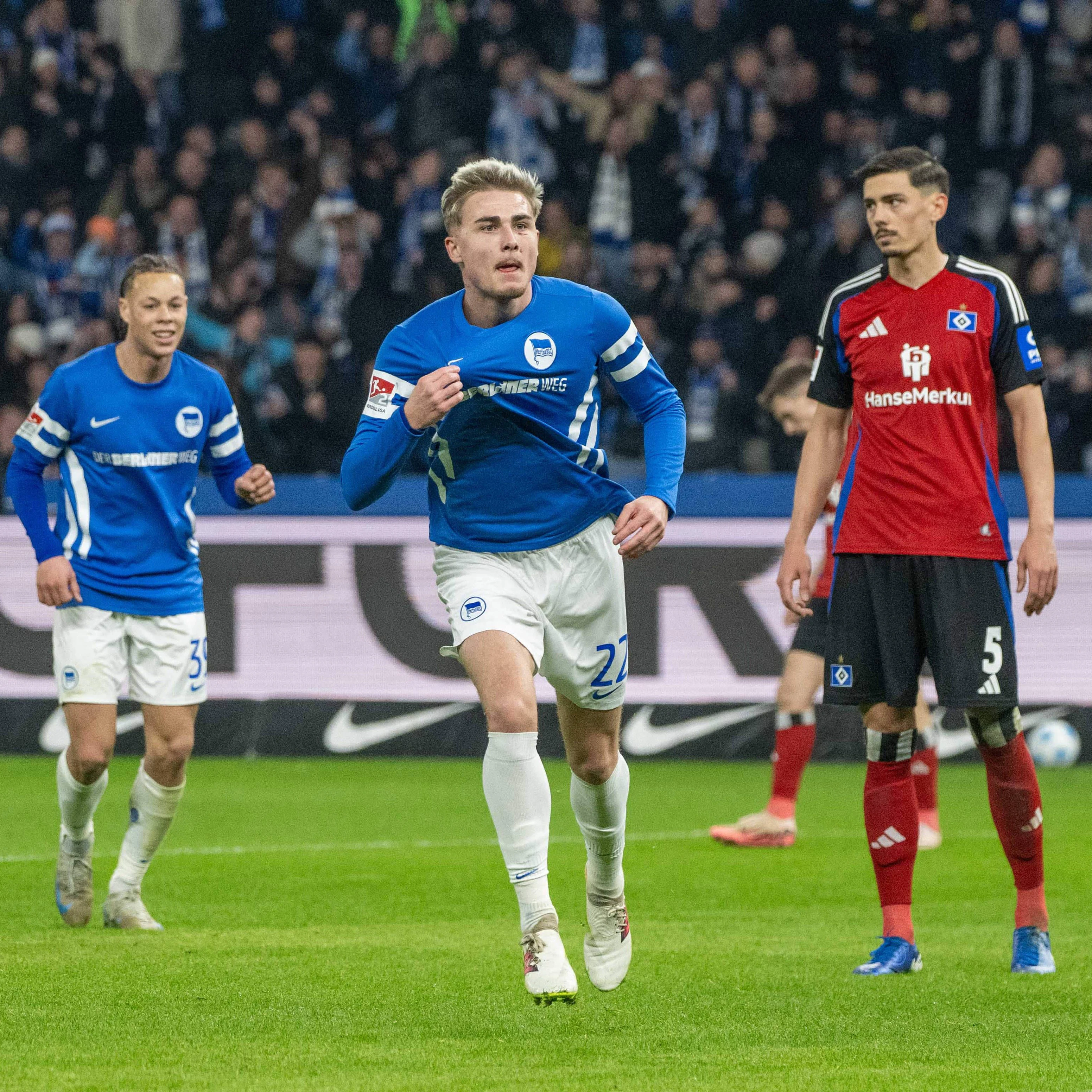 In der 80. Minute durfte Marten Winkler noch jubeln, er traf zum 2:2-Ausgleich für Hertha BSC gegen den HSV.