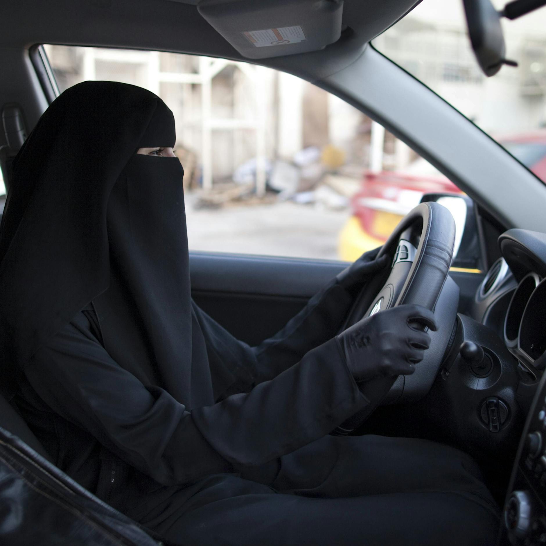Sie will vollverschleiert Auto fahren: Quengel-Muslimin am Montag vor Gericht