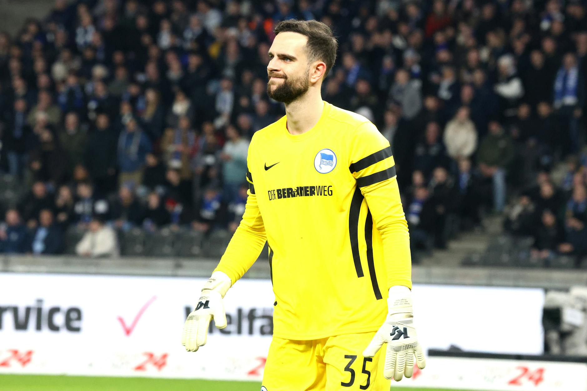 Er kann zufrieden sein. Marius Gersbeck steht erstmal als Nummer 1 im Hertha-Tor.