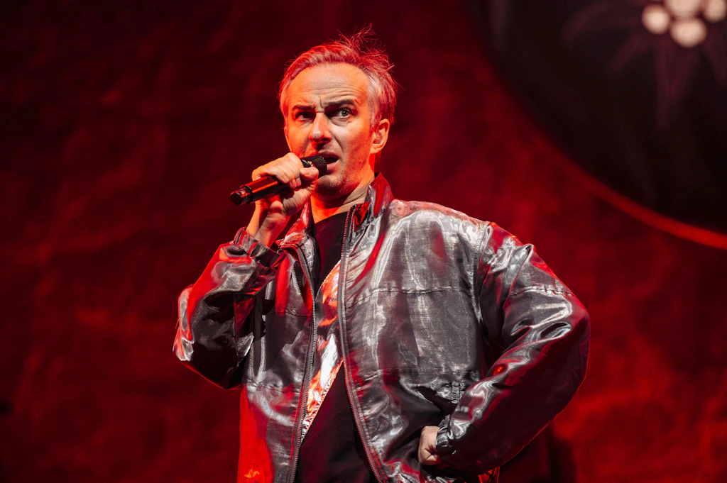 Jan Böhmermann 23 Şubat'ta kimi seçeceğini söylüyor