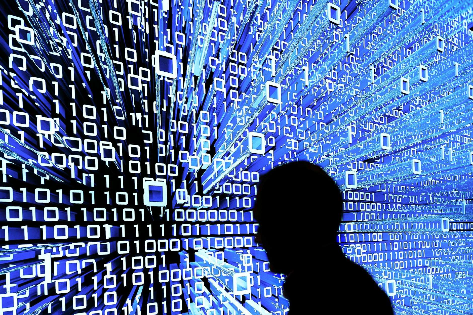 Irgendwann hat KI alles gelesen, was es im Internet gibt. Und dann? Werden die Daten knapp, weil Menschen zu wenig produzieren?