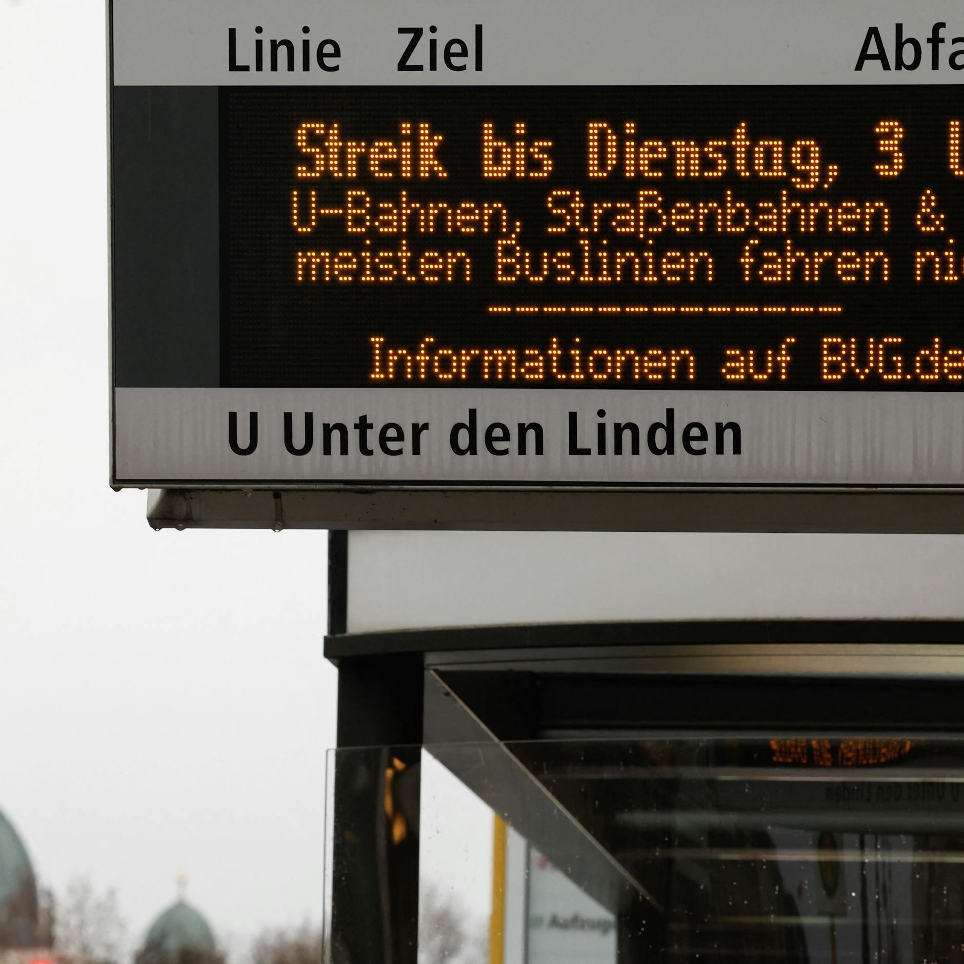 Image - Trams, U-Bahnen und die meisten Busse stehen still: Das sagt die Politik zum BVG-Streik am Montag in Berlin