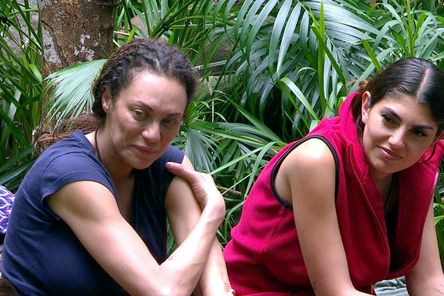 Lilly Becker (links ) und Yeliz Koc in der RTL-Realityshow „Ich bin ein Star - Holt mich hier raus!“