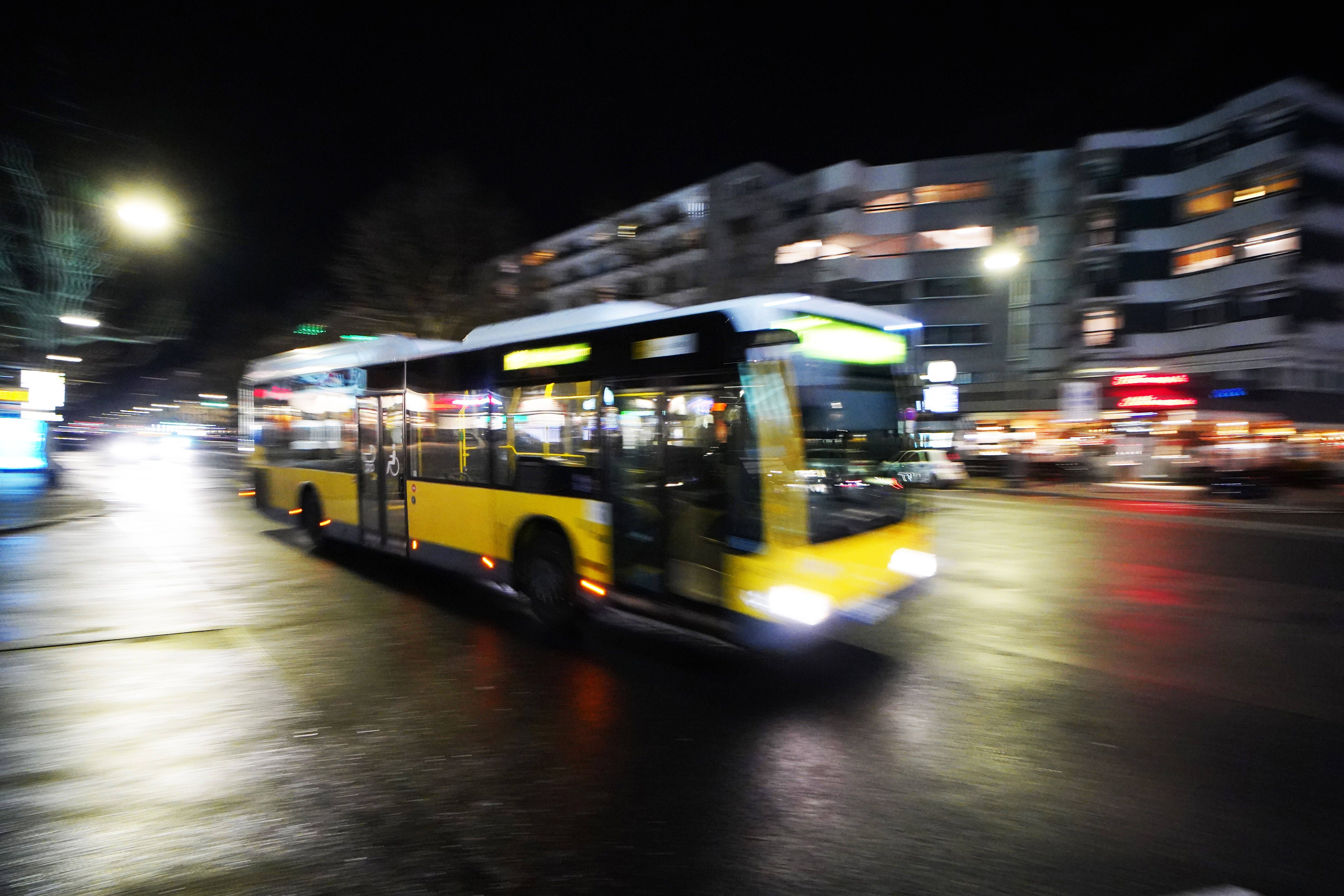 Image - Horror-Fälle in Berlin: Chaoten greifen BVG-Busse und Rettungswagen an