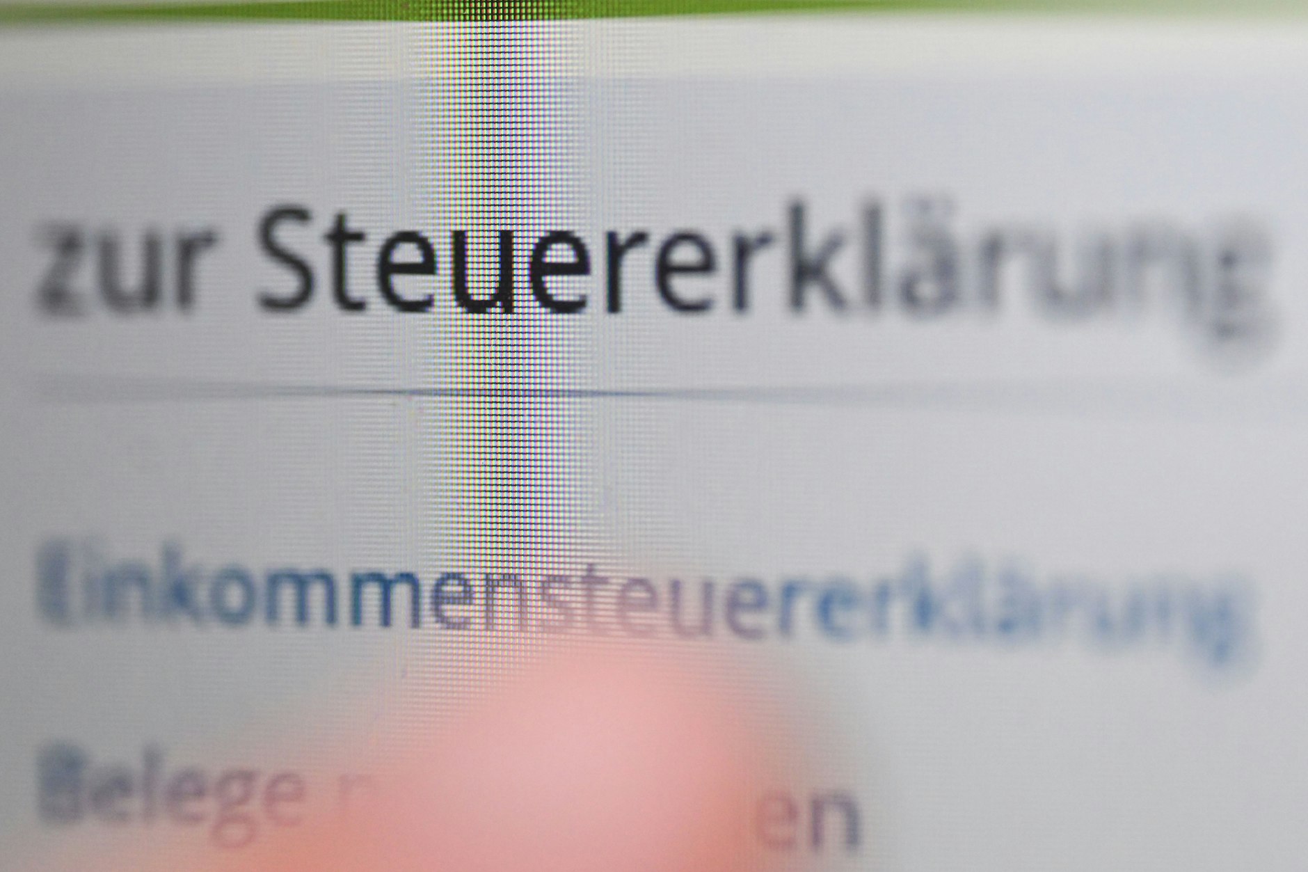 Immer mehr Bürger geben ihre Steuererklärung über das Onlineportal Elster und nicht mehr in Papierform ab.