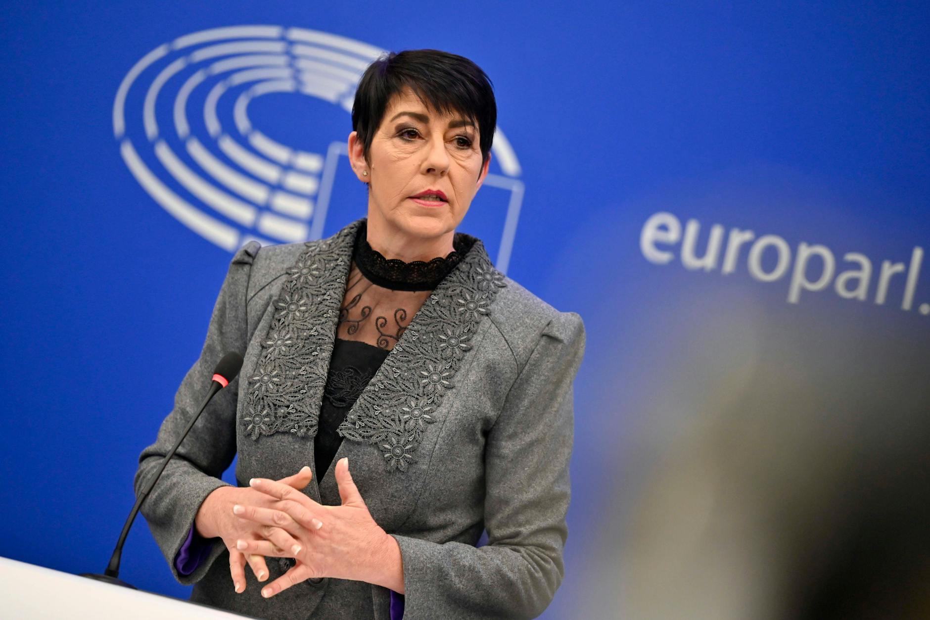 Bei der MEGA-Konferenz in Brüssel dabei: AfD-Abgeordnete Christine Anderson