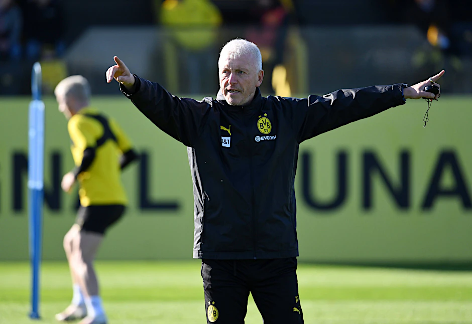 Armin Reutershahn (64) coachte zuletzt den BVB unter Trainer Edin Terzic (42). Jetzt soll er Hertha BSC und Chefcoach Cristian Fiel (44) helfen.