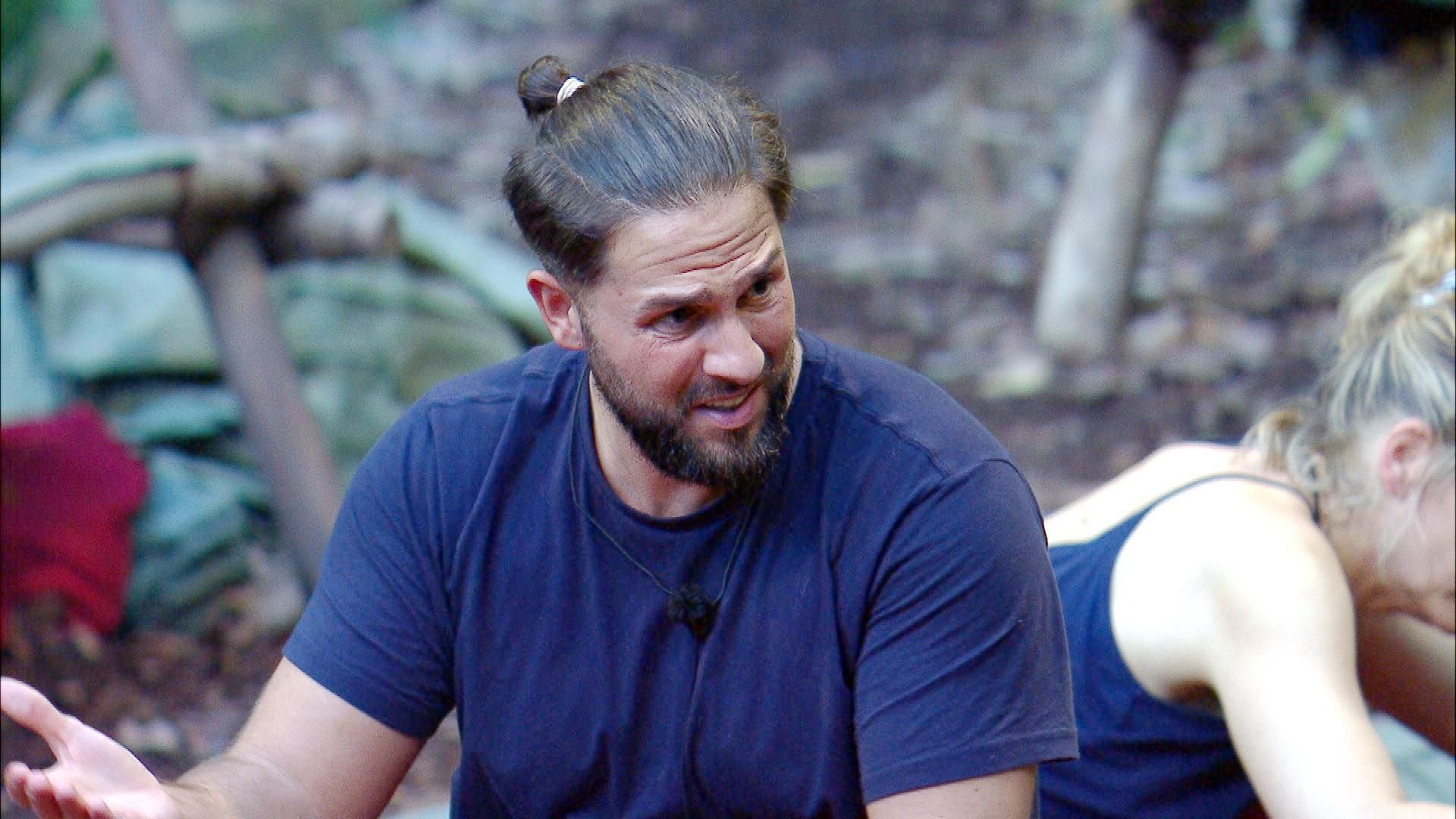 Dschungelcamp: Sam Dylan der Lüge überführt, Maurice Dziwak flippt aus