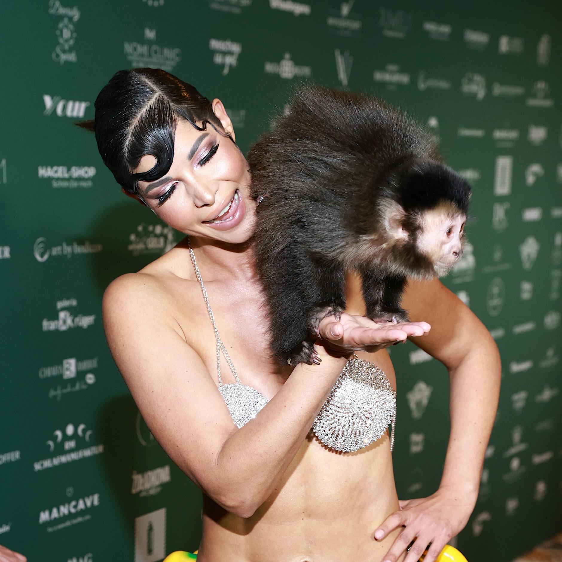 Tierquälerei bei Berliner Party: Peta erstattet Anzeige gegen Micaela Schäfer