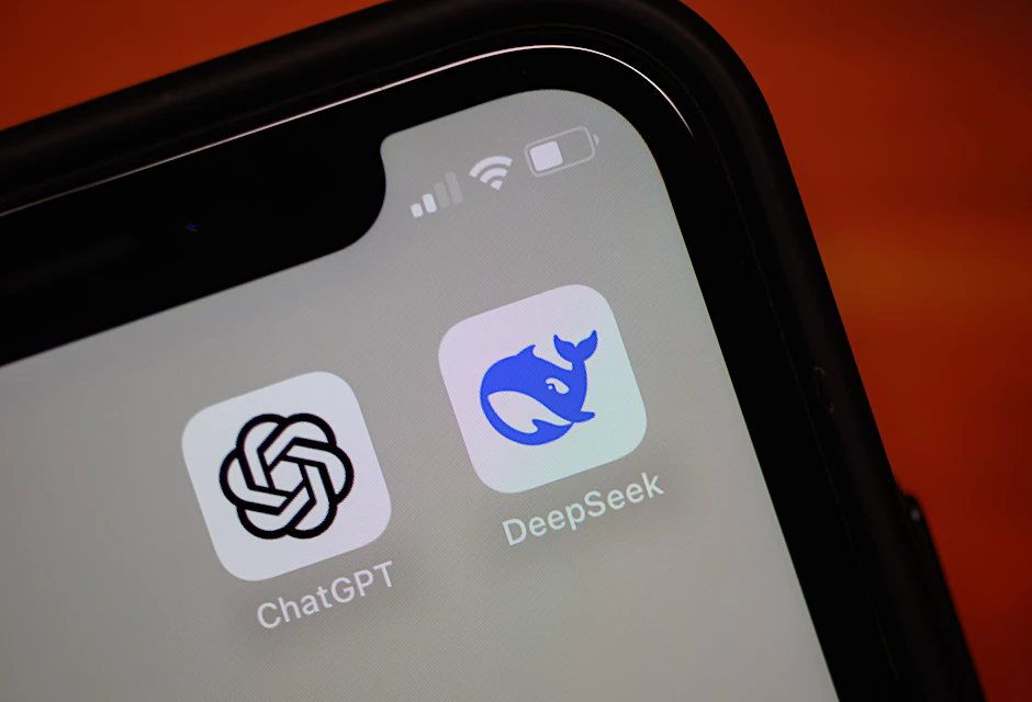 DeepSeek: Das KI-Sprachmodell ChatGPT von OpenAI bekommt Konkurrenz aus China. 