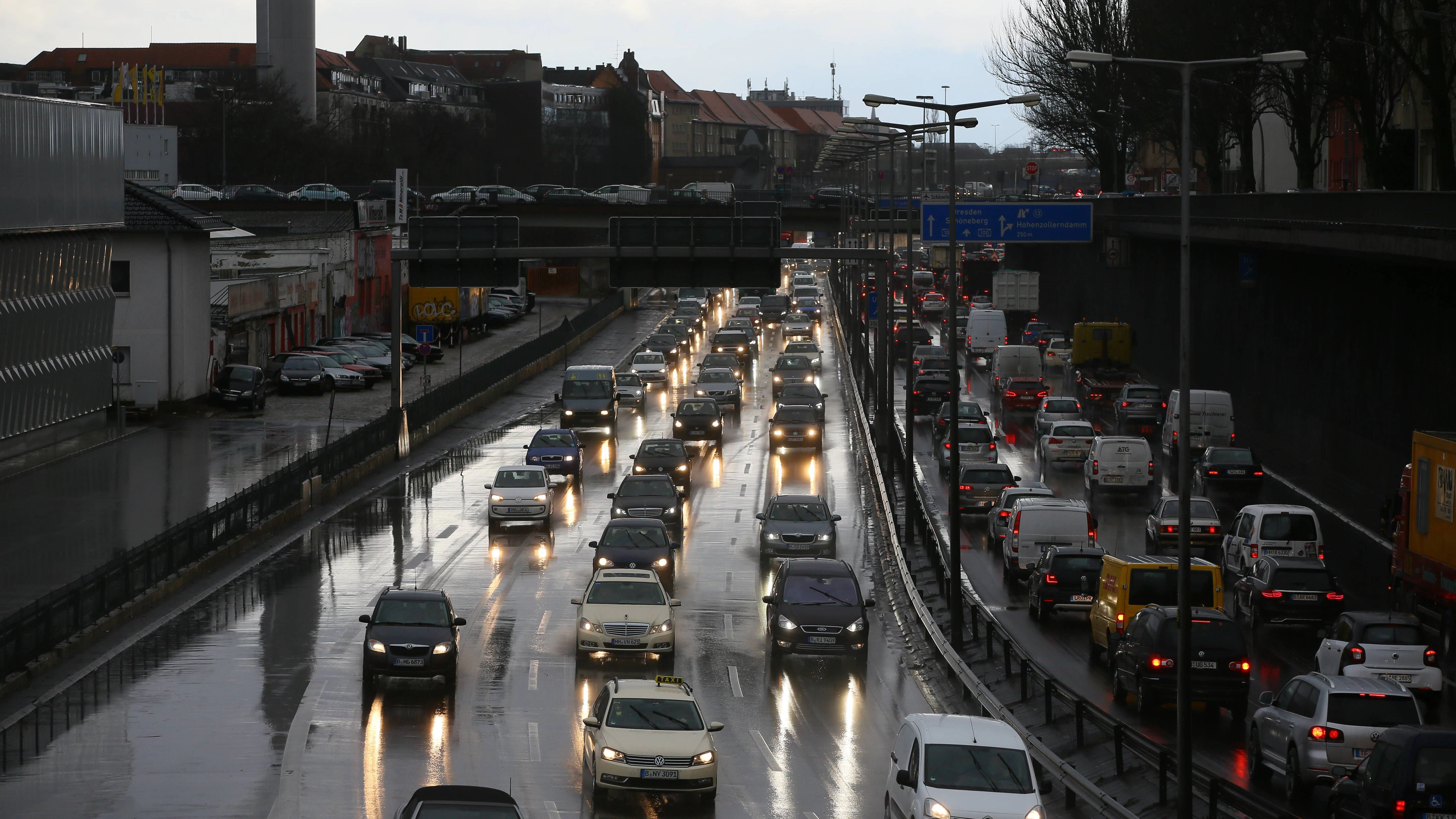 Wenn die Lampen auf der Stadtautobahn aus sind, wird's gefährlich.
