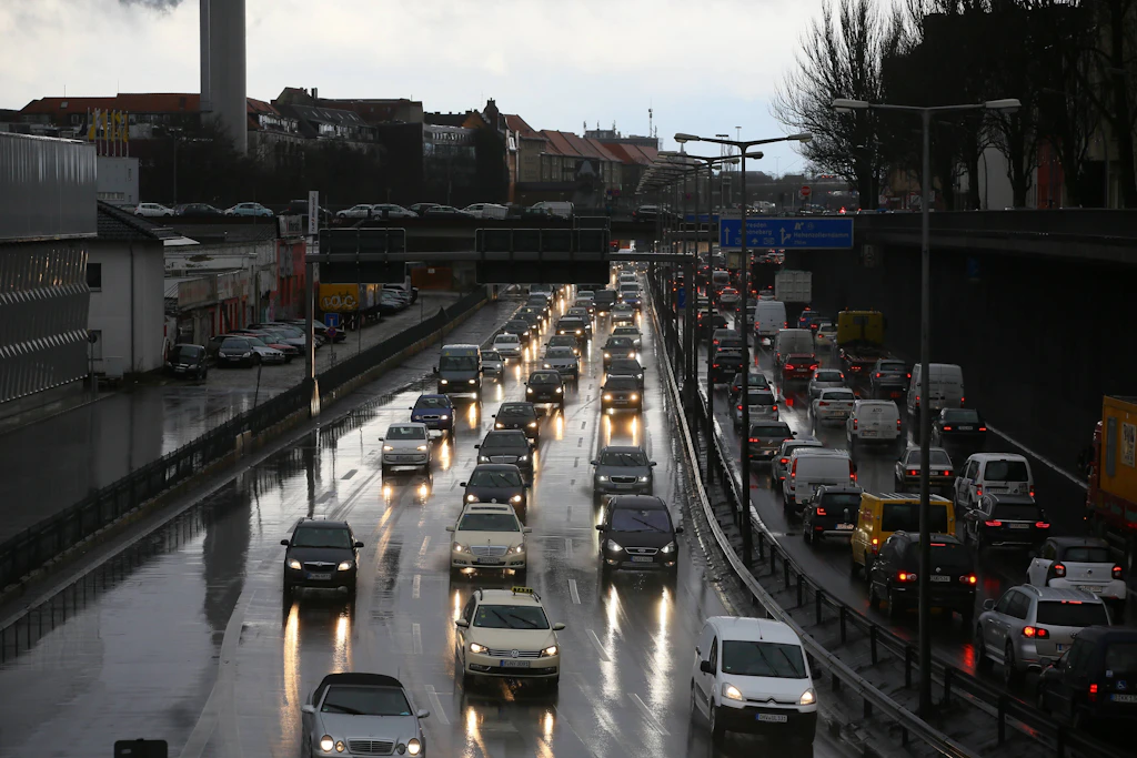 Dunkel-Autobahn löst Wutsturm aus! Welcher Trottel hat das entschieden?