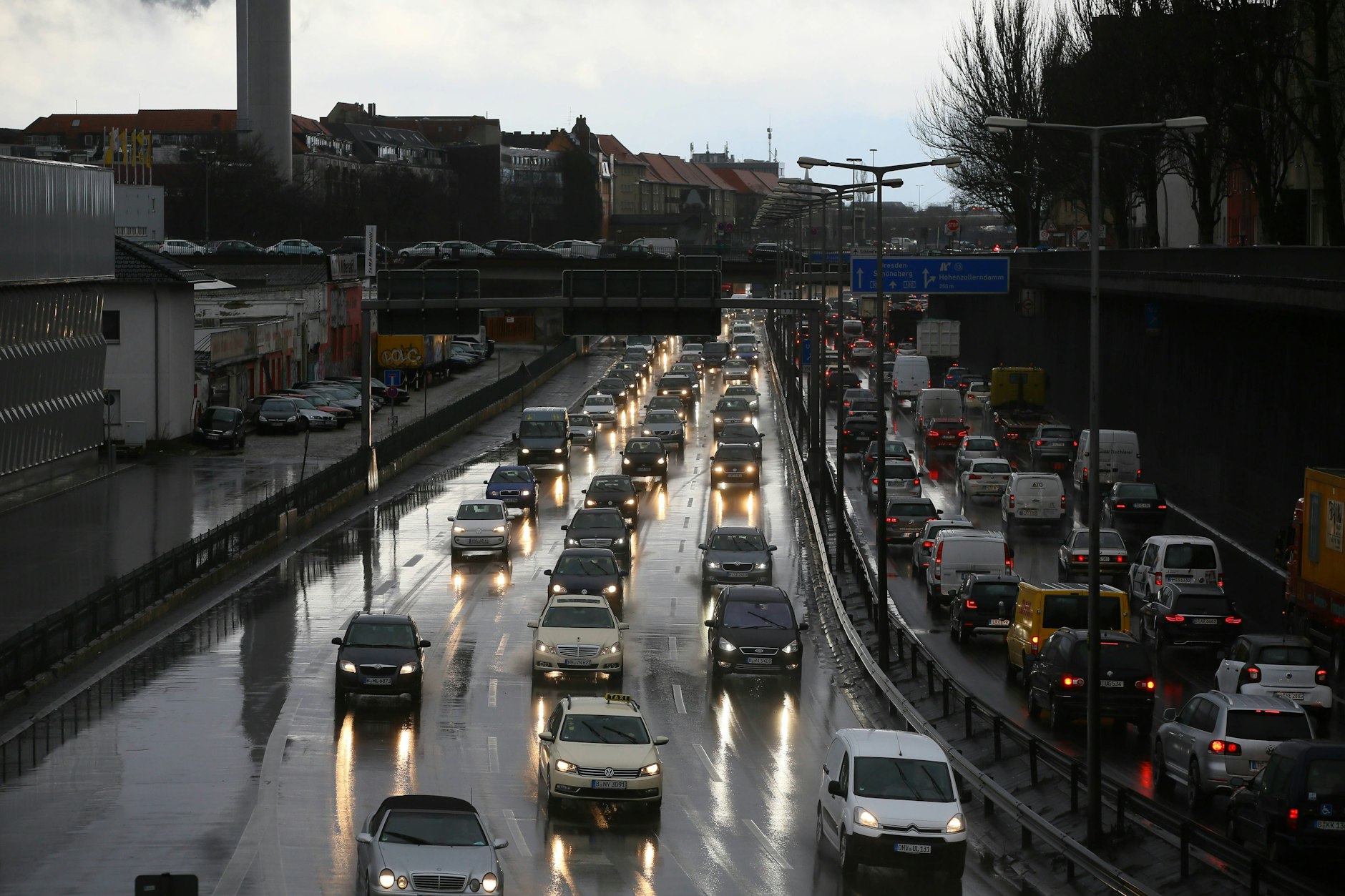 Wenn die Lampen auf der Stadtautobahn aus sind, wird's gefährlich.