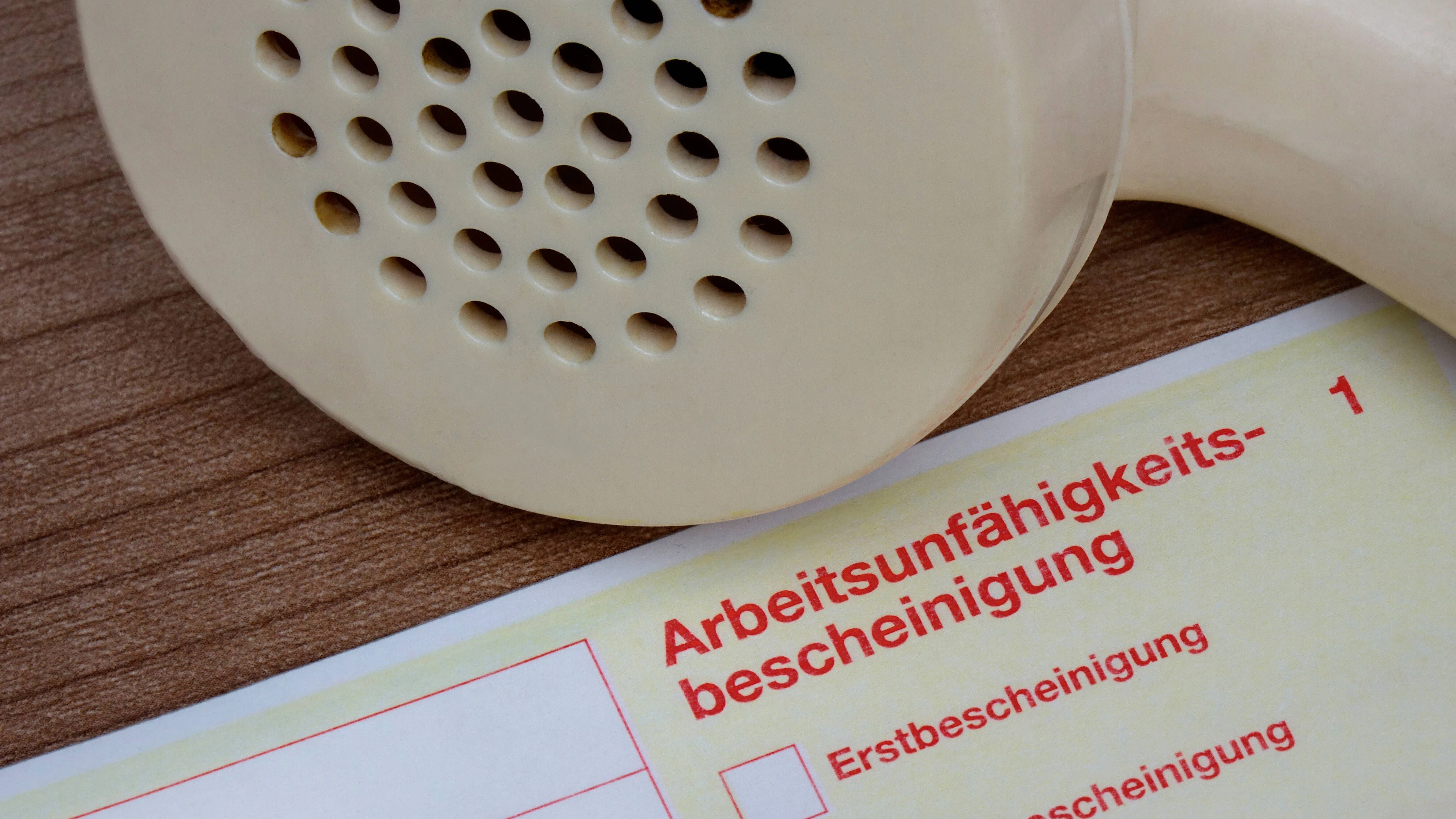 Angeblich verführt die telefonische Krankschreibung zum Blaumachen.
