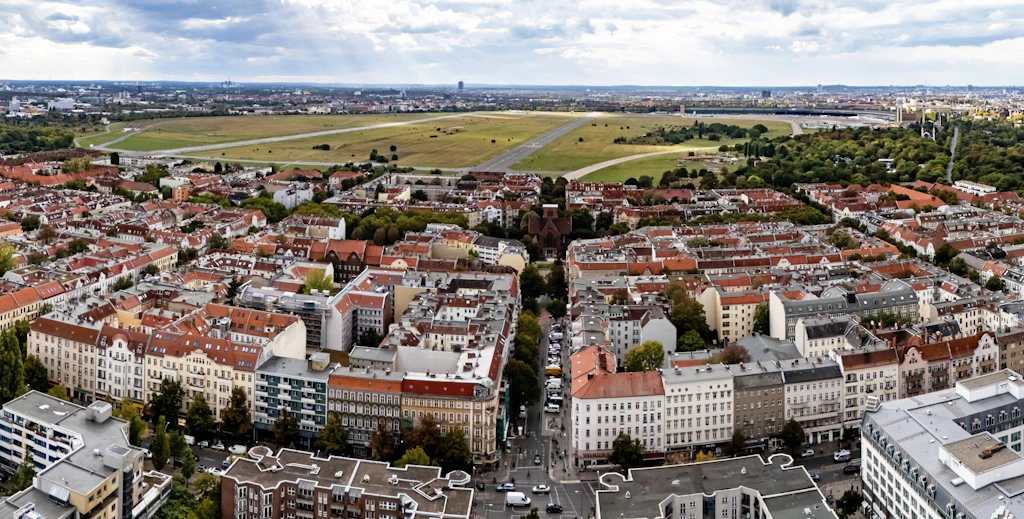 Flüchtlinge: Berlin plant Mega-Containerdorf auf dem Tempelhofer Feld