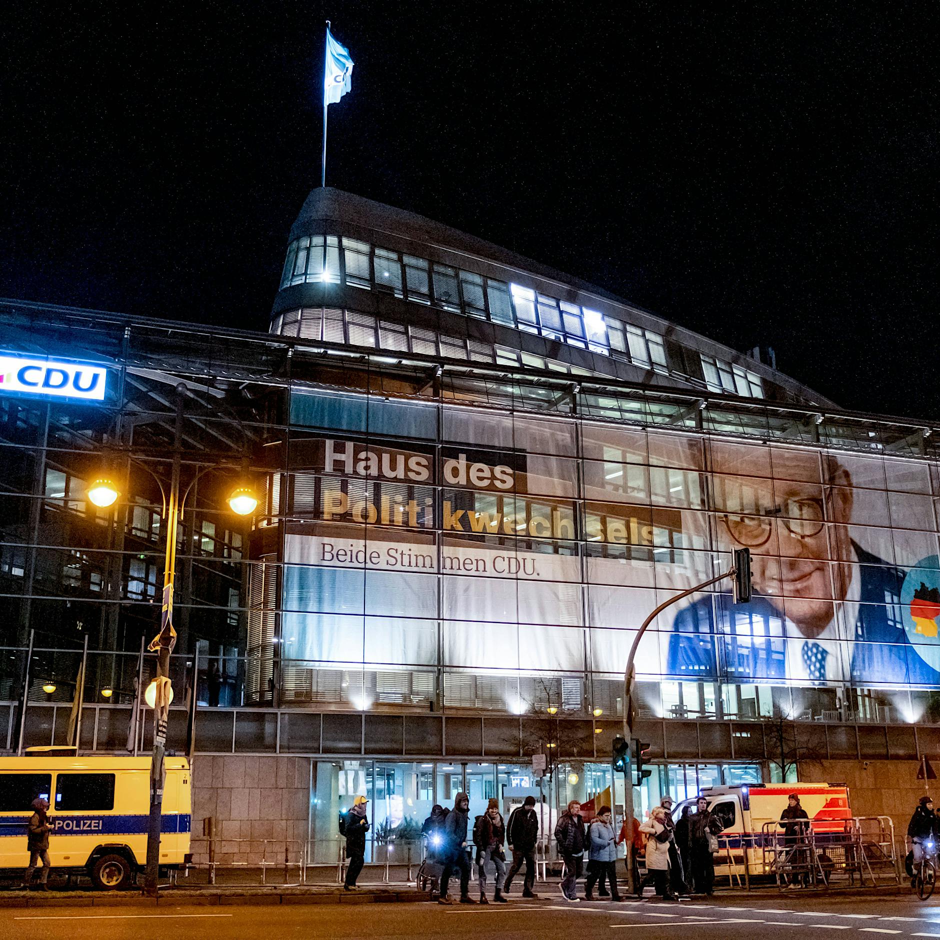 Nach Abstimmung: Erste Morddrohung gegen CDU-Mitarbeiter, Parteizentrale geräumt, Wahlkreisbüro besetzt