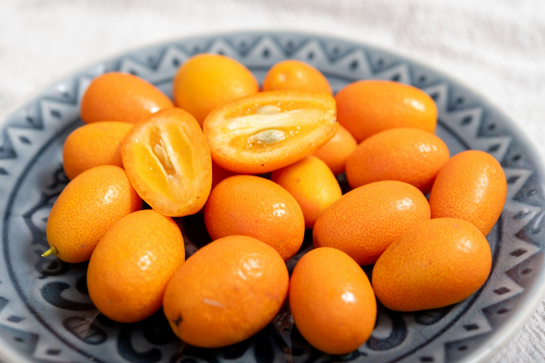 Klein, aber oho! Kumquats sind sehr gesund.