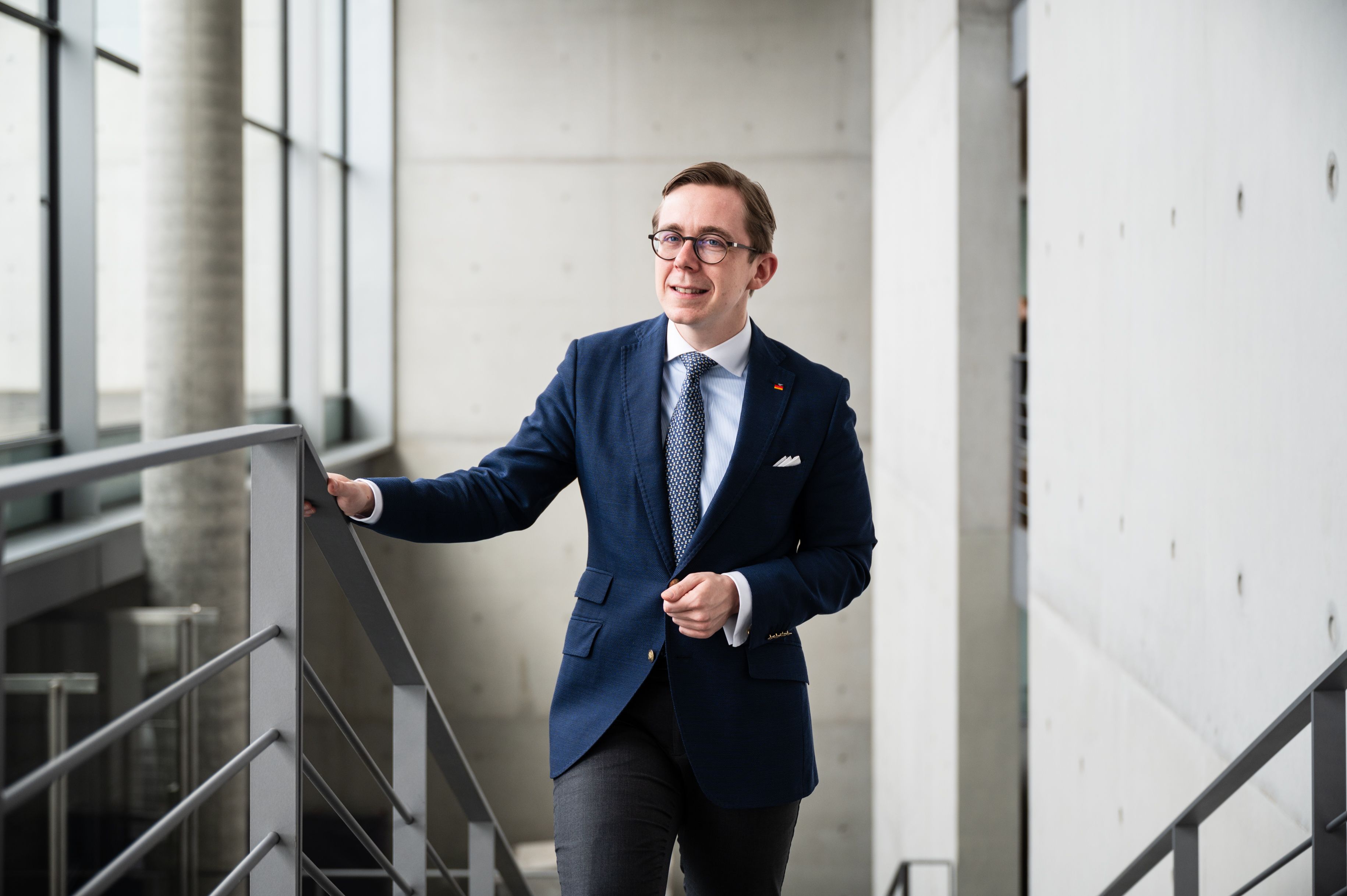 Philipp Amthor über Merkel-Kritik an Merz: „Zuneigung für die CDU sieht anders aus“