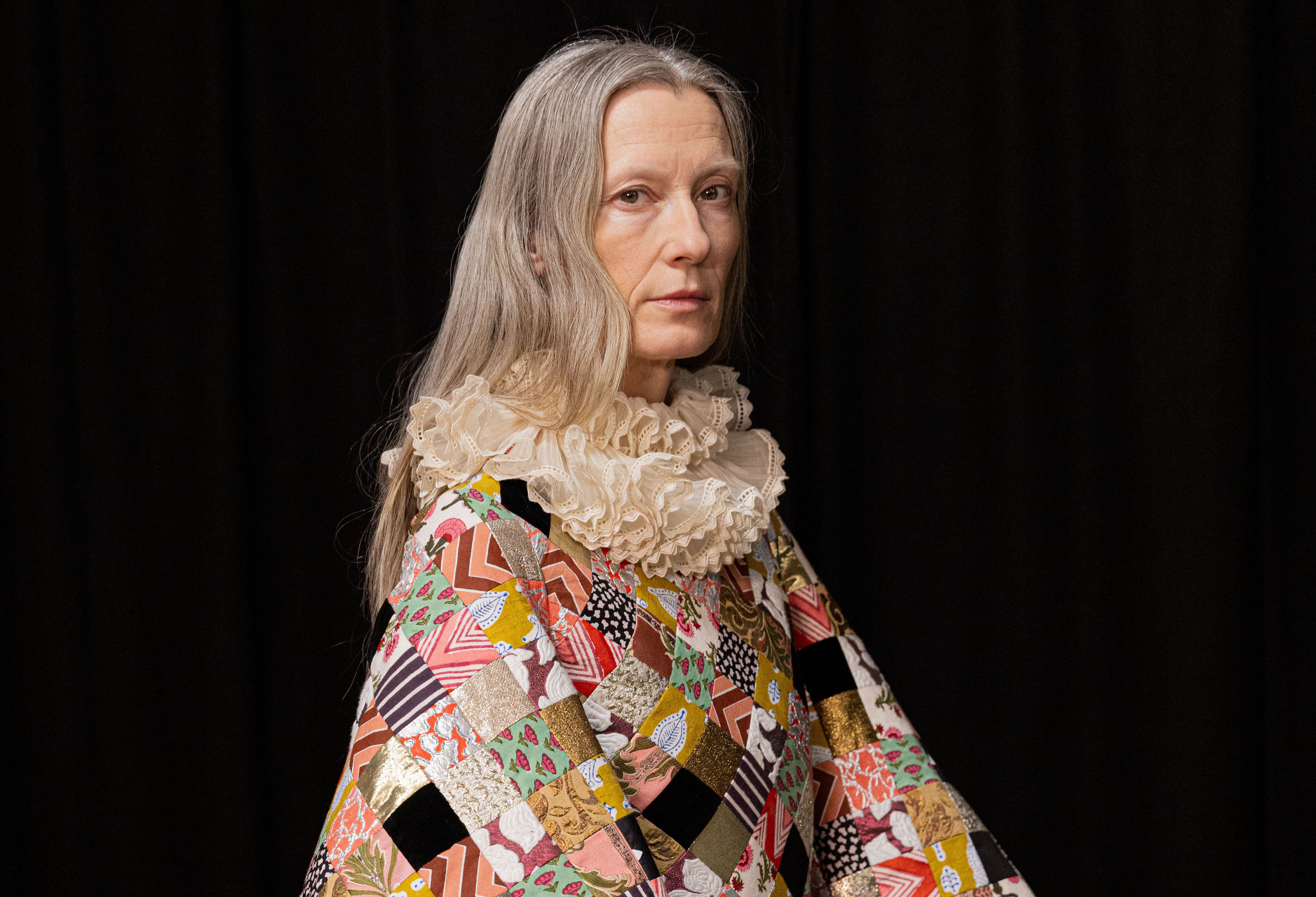 Die Highlights der Haute Couture Week 2025 in Paris in Fotos: Reife Frauen, kurze Haare, krasse Kleider