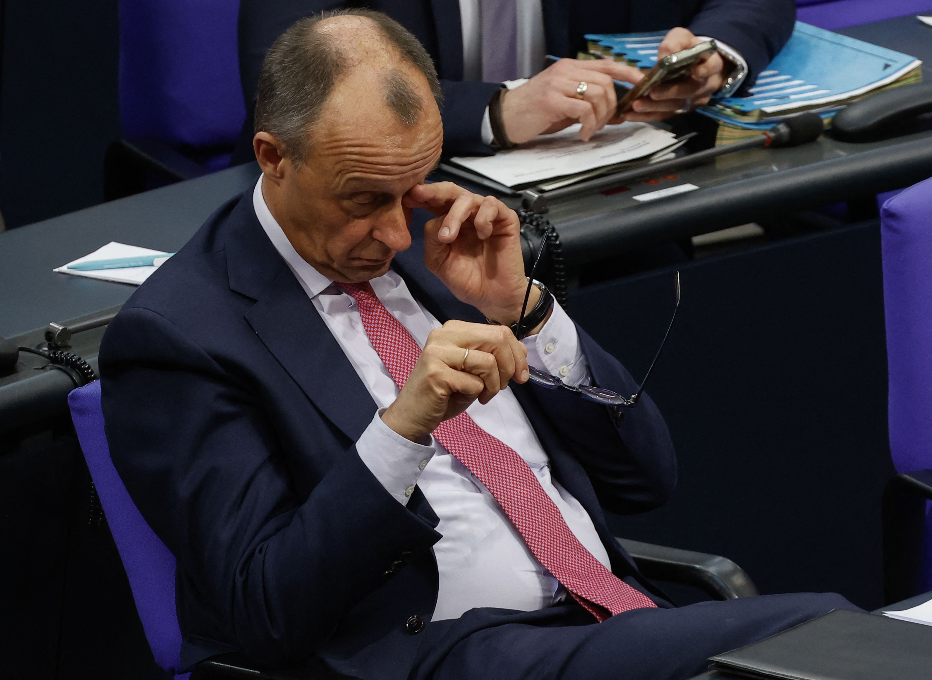 Image - Klatsche für Merz! Mehrheit im Bundestag lehnt Asylgesetz ab