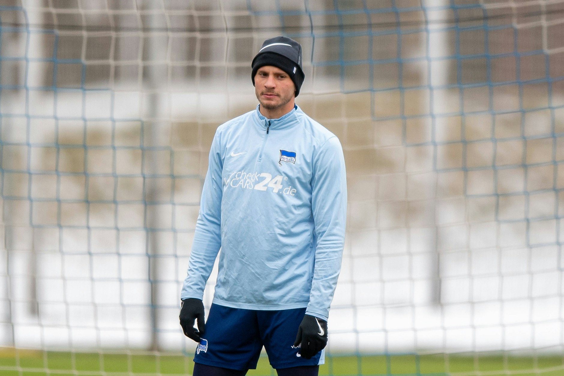 Herthas Verteidiger Marton Dardai musste das Abschlusstraining abbrechen, fällt Sonnabend für das Spiel in Regensburg aus.