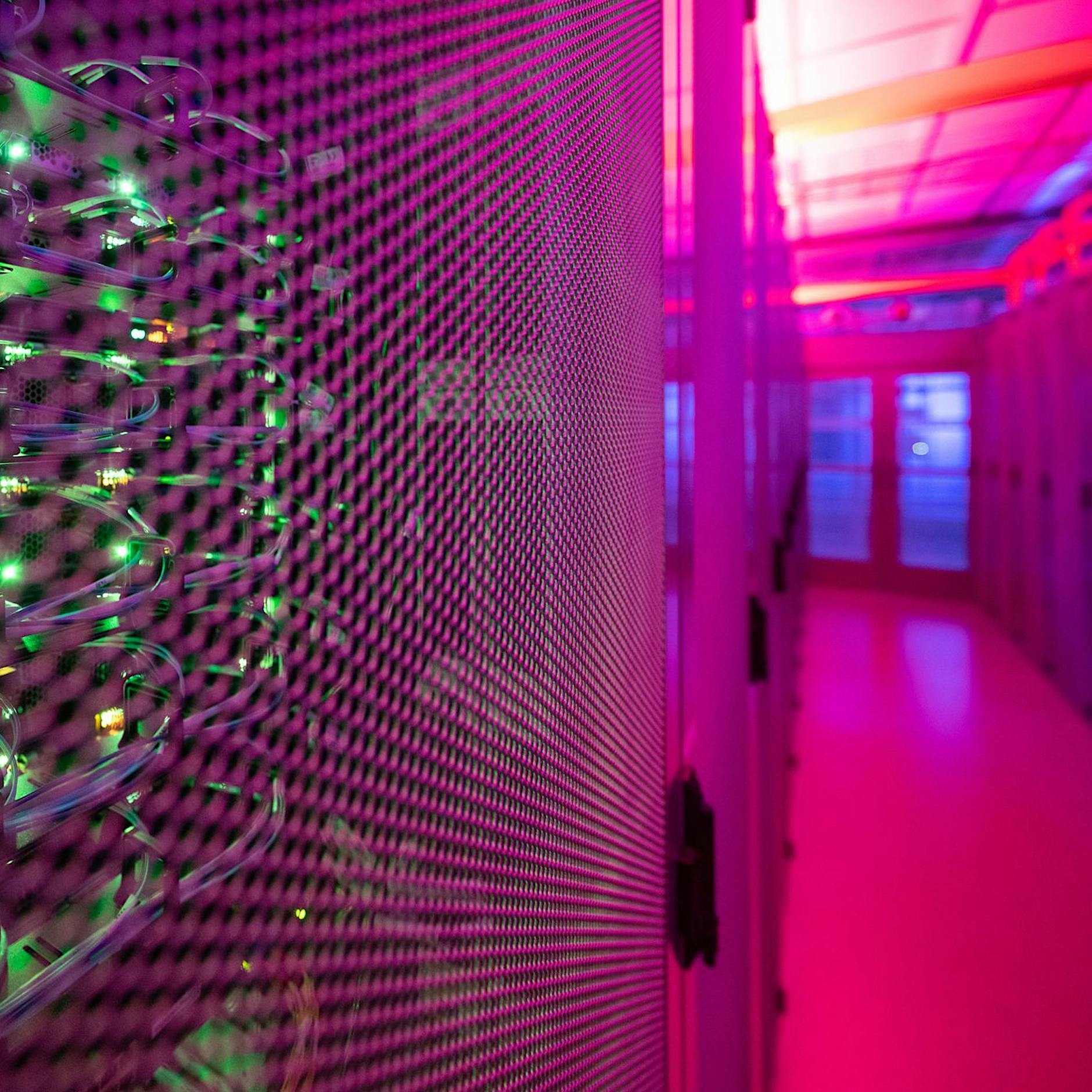 Wieso DeepSeek und ChatGPT uns Deutschen meilenweit voraus sind