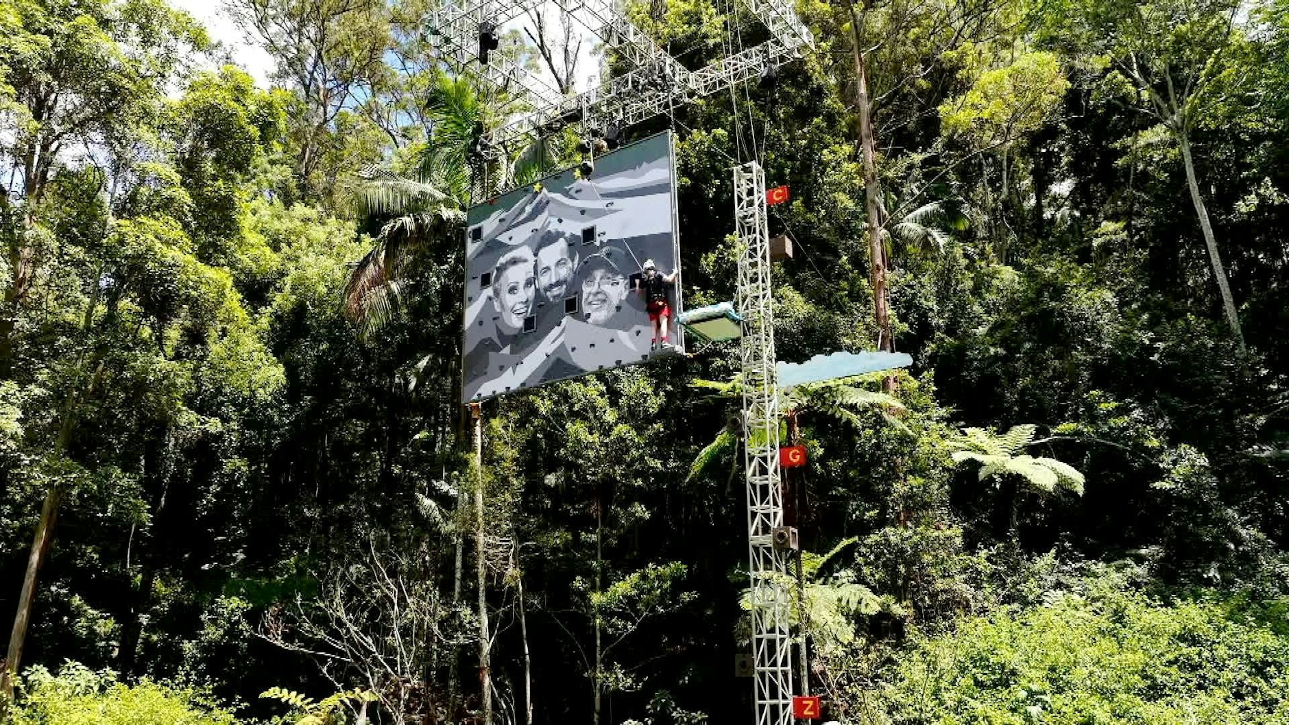 Sam Dylan muss bei seiner Dschungelprüfung den Mount IBES erklimmen, um Sterne für das Dschungelcamp zu verdienen.