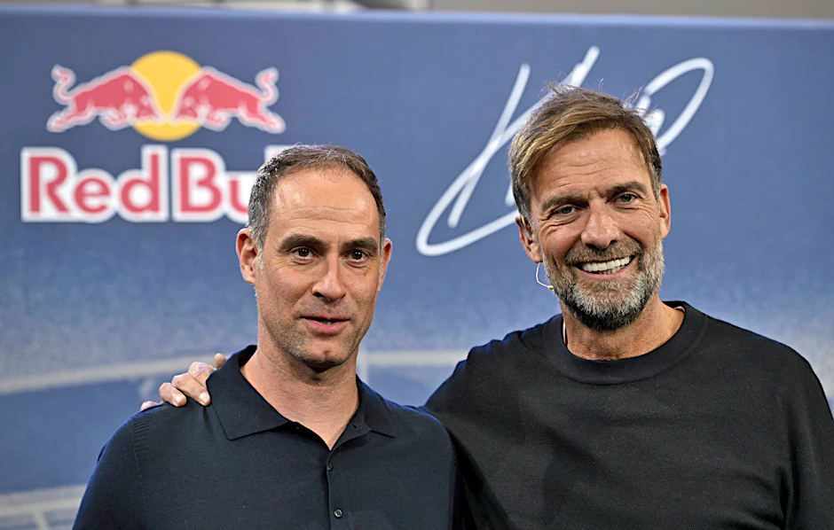 Oliver Mintzlaff (l.) und Jürgen Klopp: Zwei Gesichter, die bei Red Bull für etwas stehen, das mit den Tugenden des 1. FC Union Berlin nicht vereinbar ist.