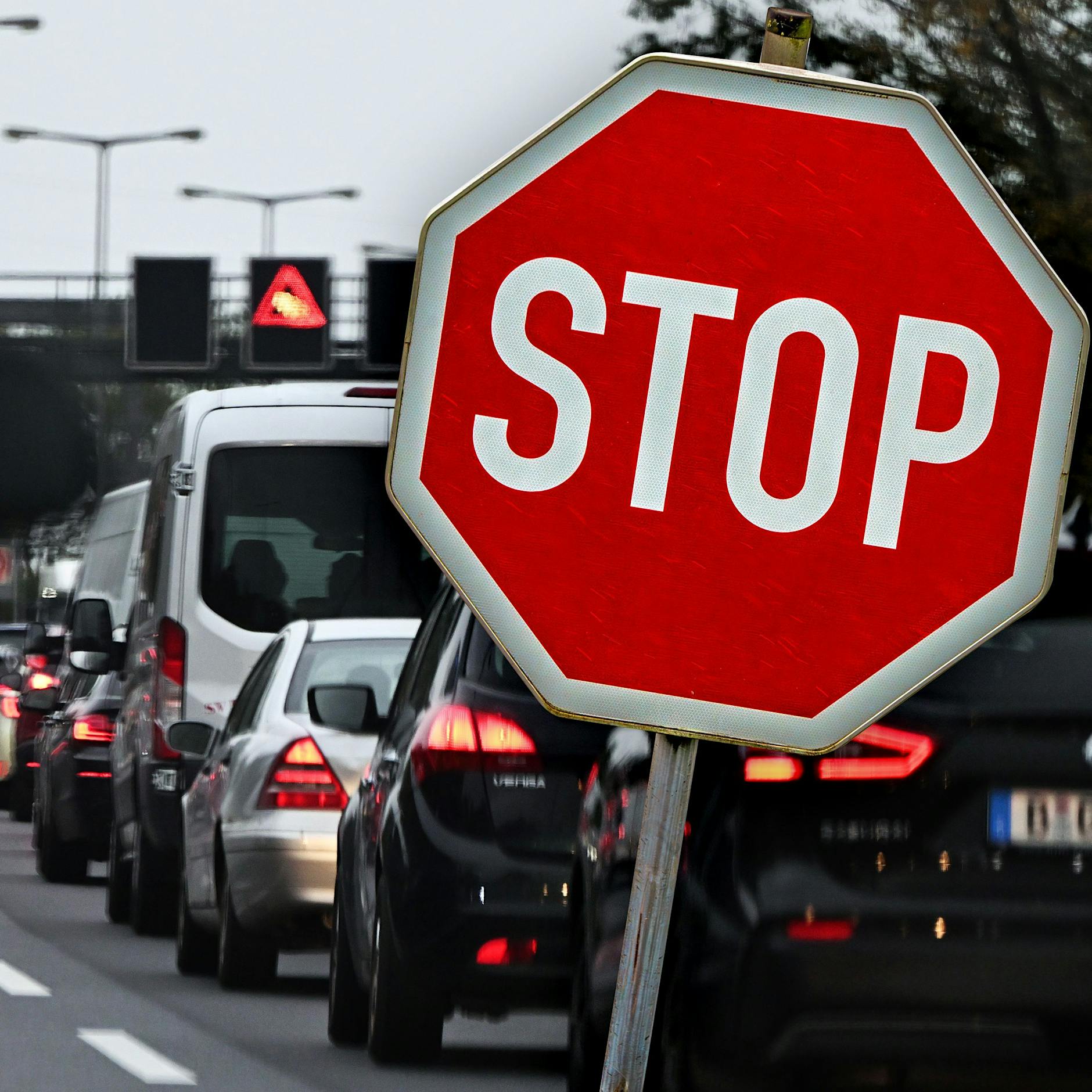 Verkehrs-Chaos am Wochenende: Demo-Wahnsinn nervt Berlins Autofahrer!