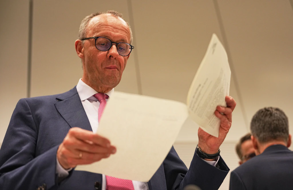Migrationsgesetz im Bundestag: Welcher Politiker wie abgestimmt hat – die ...