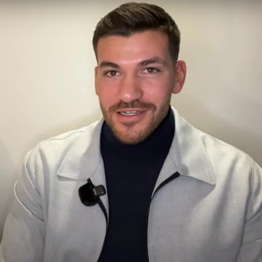 Kevin Saszik gibt nach der Trennung sein erstes Interview. 