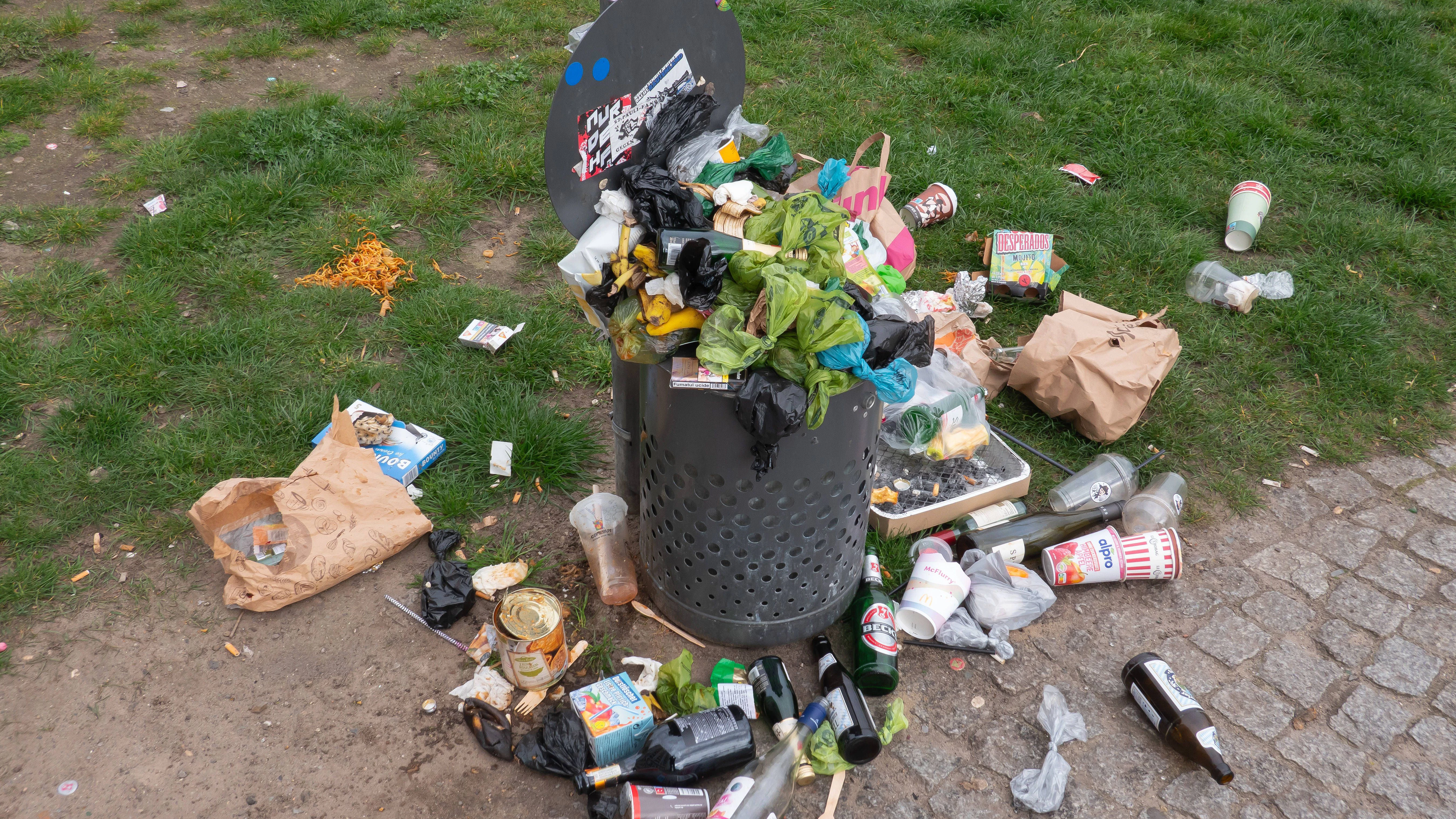 In den Party- und Ausgehvierteln von Friedrichshain und Kreuzberg ist die Belastung durch Abfall besonders groß.