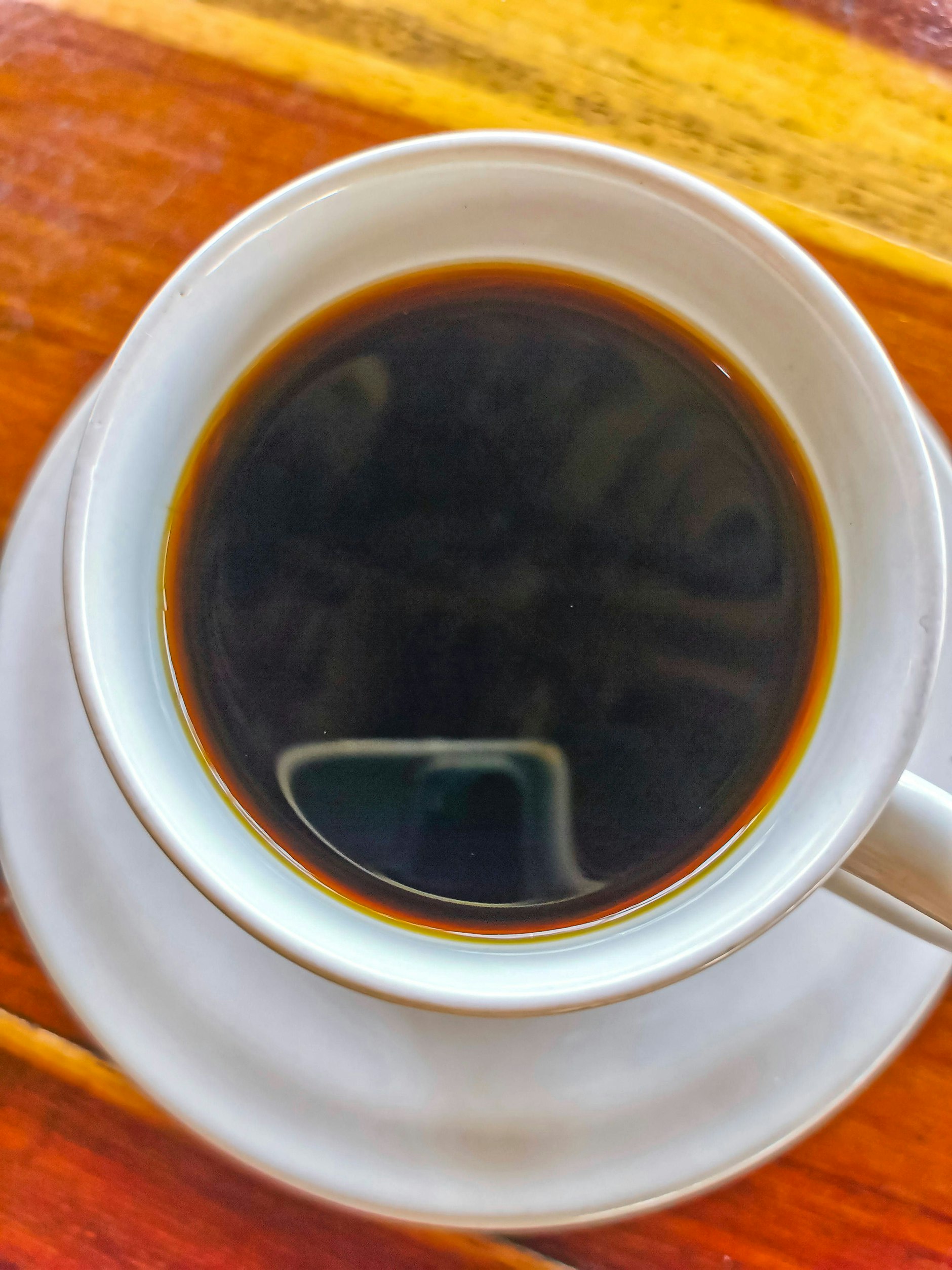 Hilft Kaffee mit Zitrone wirklich beim Abnehmen? Das Schlank-Getränk kann allenfalls eine Unterstützung im Diät-Programm sein.