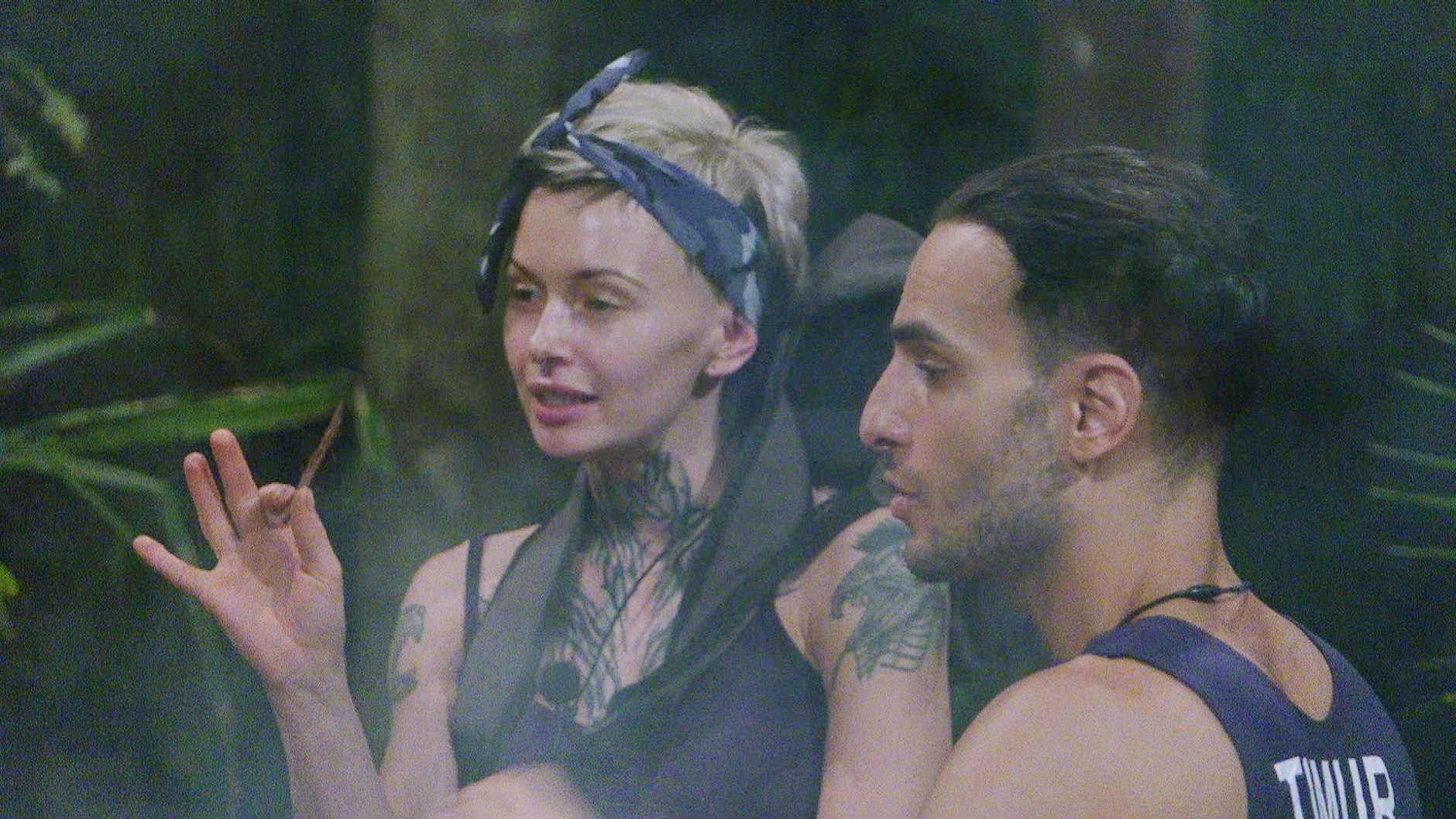 Edith Stehfest sorgt im Dschungelcamp von RTL immer wieder für Streit. Dieses Mal zoffte sie sich mit Pierre Sanoussi-Bliss.