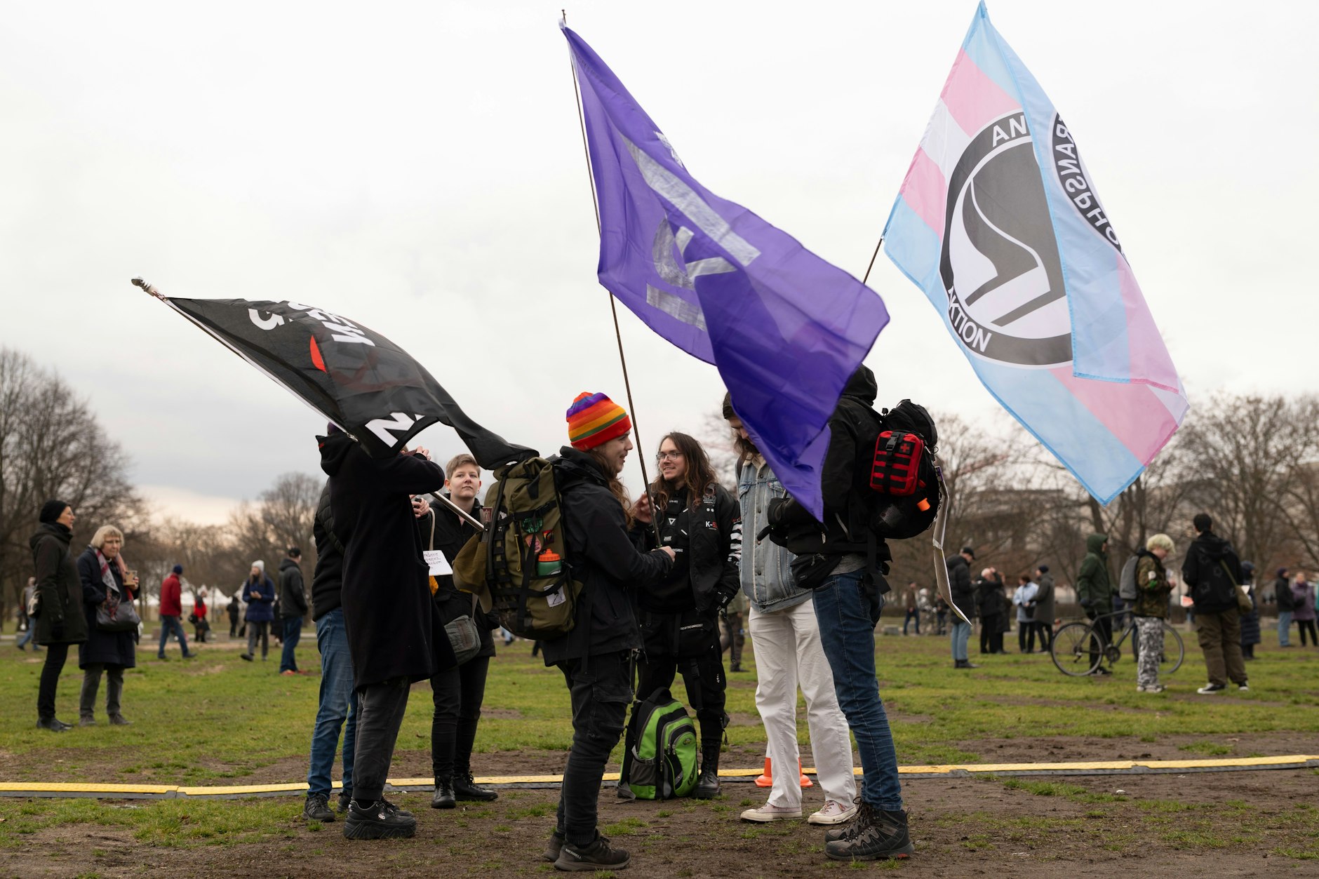 Antifas waren auch da, aber in der Menge eine Minderheit