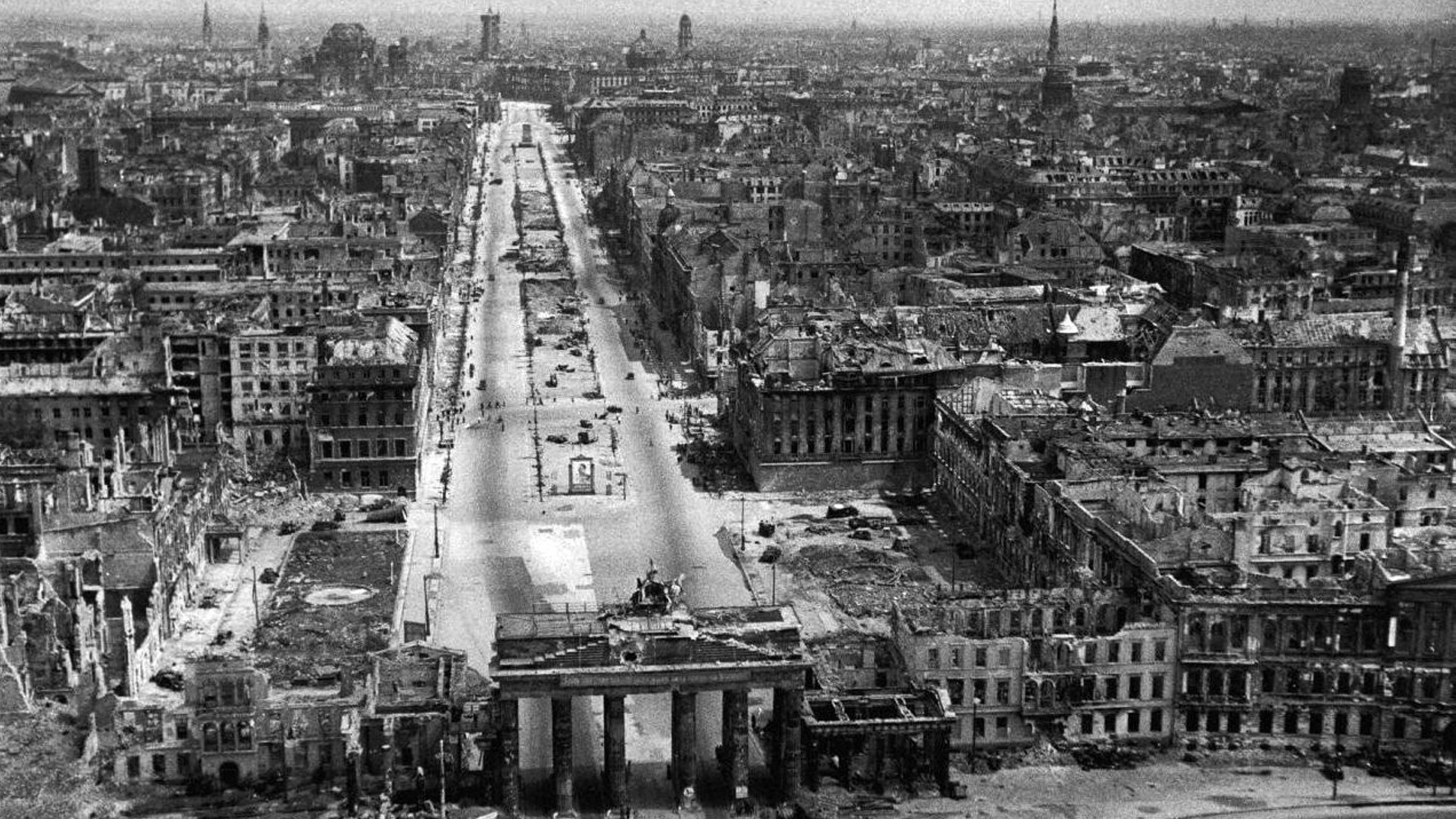 Blick auf das zerbombte Berlin