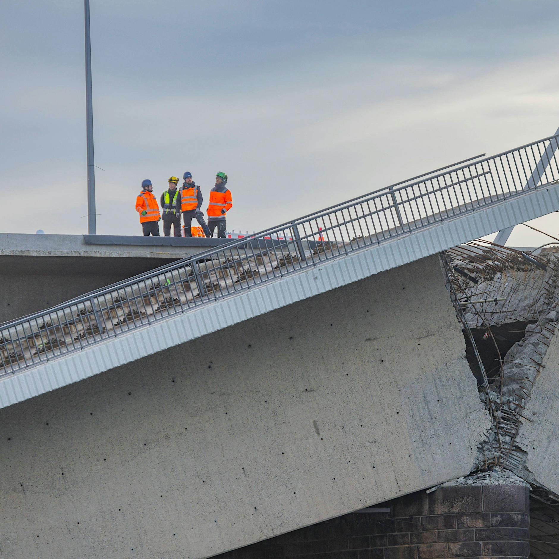 Carolabrücke in Dresden und Morandi-Brücke in Genua: Zwei erschütternde Berichte über den Einsturz