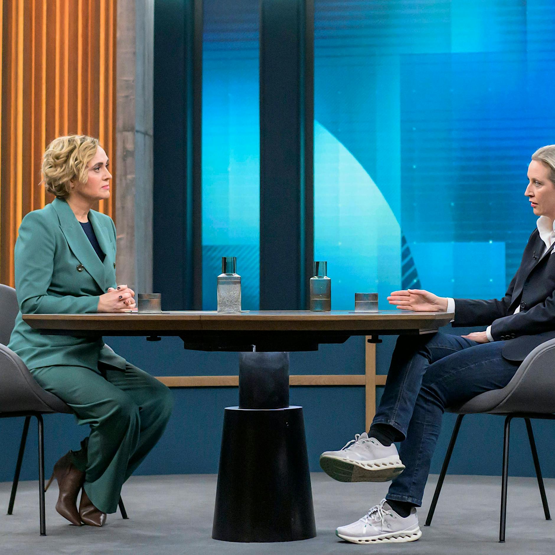 Alice Weidel trägt Sneaker von On: Das sagt die Schweizer Marke dazu, dass die AfD-Politikerin ihre Schuhe kauft