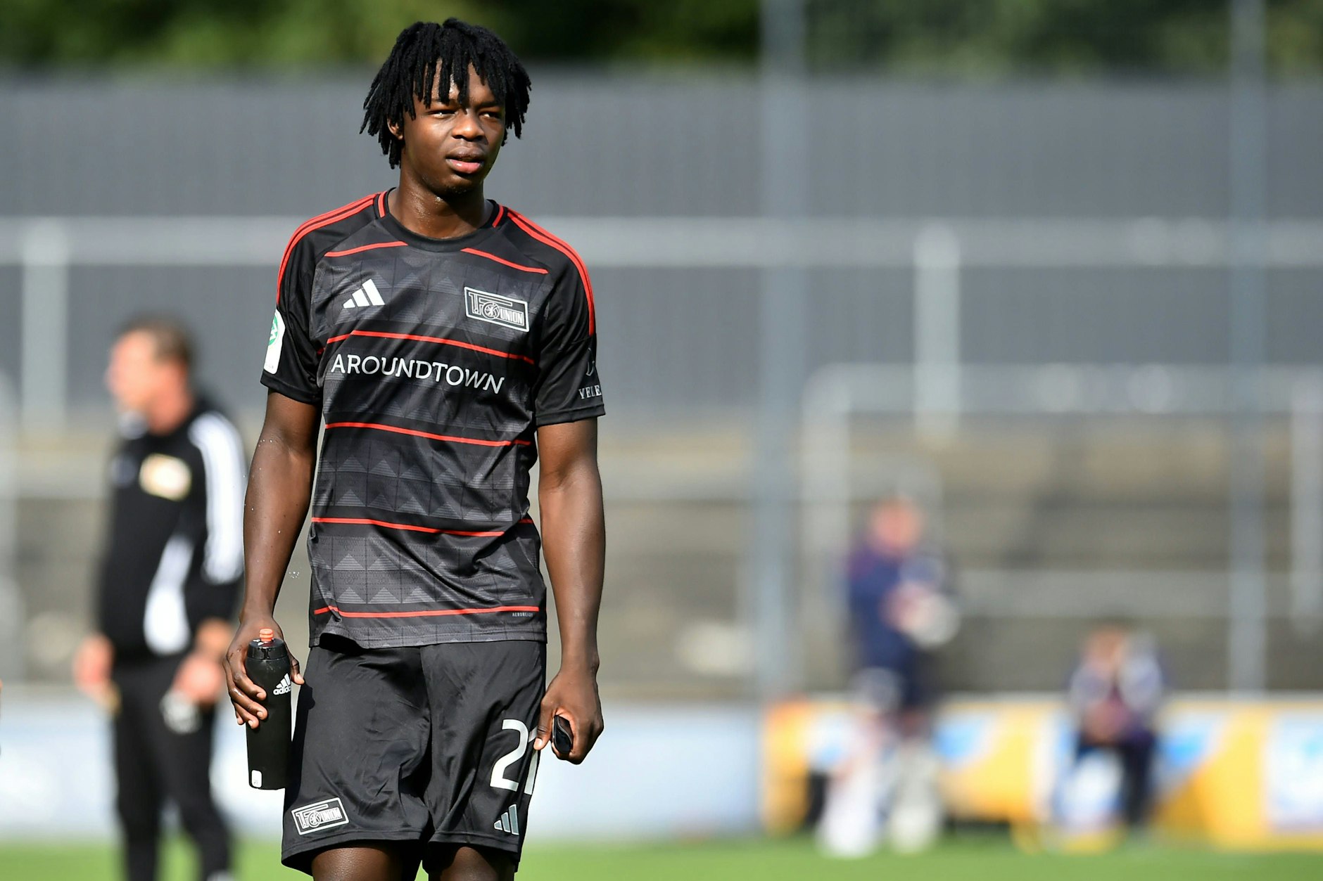 Levis Asanji wird den 1. FC Union Berlin verlassen und sich dem AC Mailand anschließen.