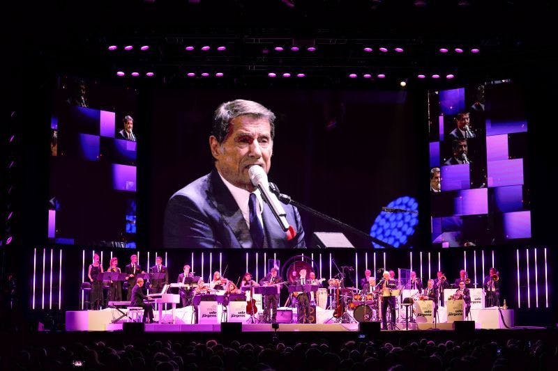 ... und mit ihm das wunderbare Orchester Pepe Lienhard, die legendäre Big Band, die über 30 Jahre lang Udo Jürgens musikalisch begleitet hat.