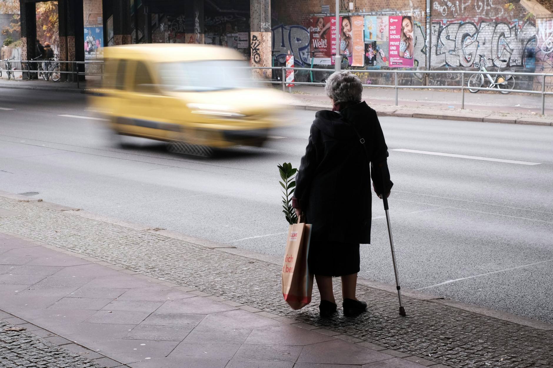 Immer mehr Senioren sind von Armut bedroht. Was planen die Parteien, um dem entgegenzuwirken?