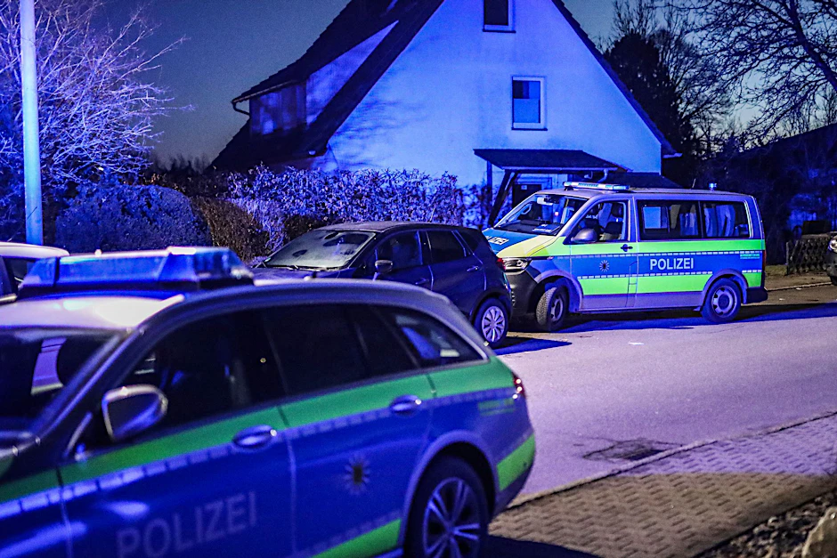 Das Haus in einer ruhigen Wohngegend in Villingen Schwenningen. Hier soll eine Mutter erst ihre Söhne und dann sich getötet haben.