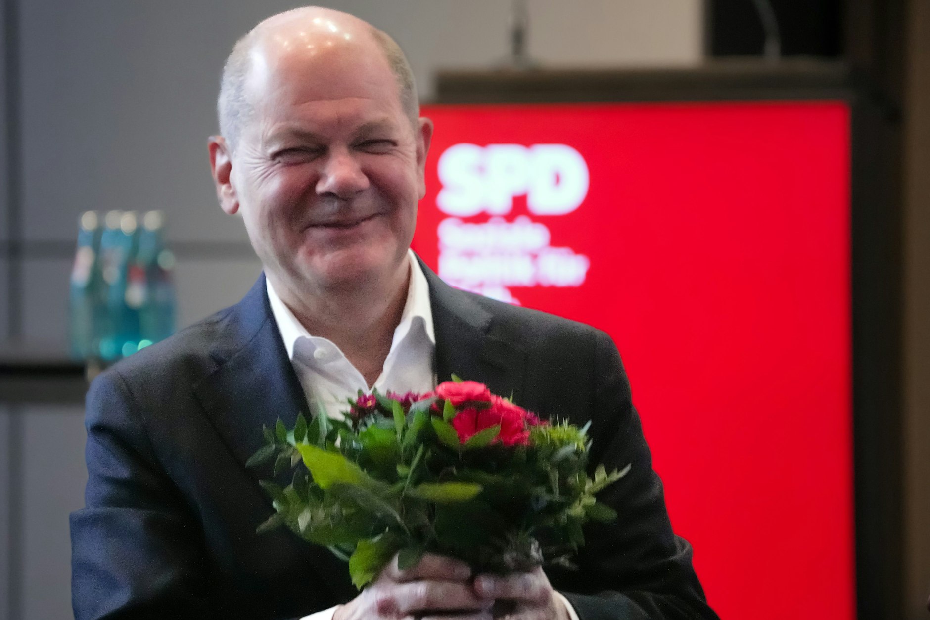 Bundeskanzler Olaf Scholz (SPD) kann sich über leichte Zugewinne erfreuen.
