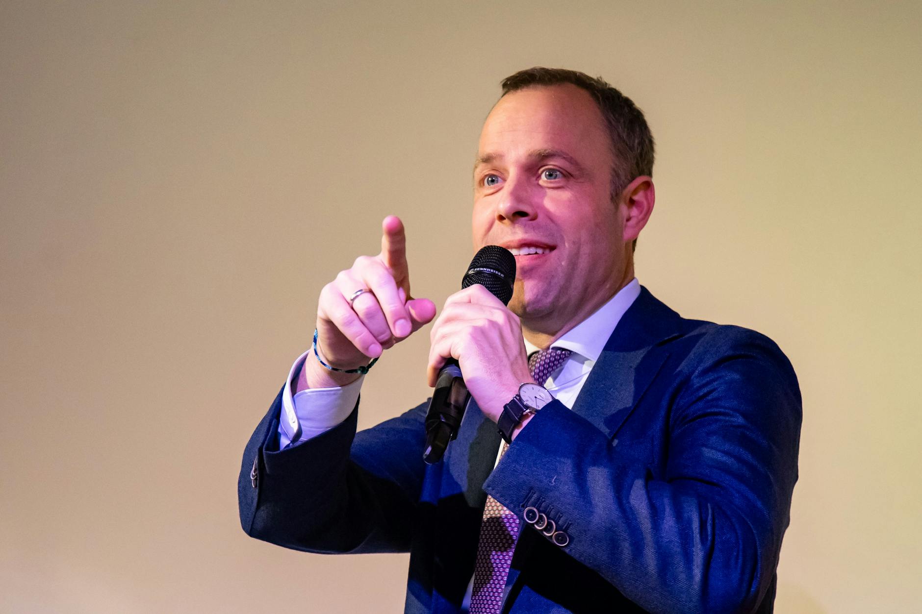 In Marzahn-Hellersdorf tritt Mario Czaja erneut als Direktkandidat an und versucht, sich gegen die AfD zu behaupten.