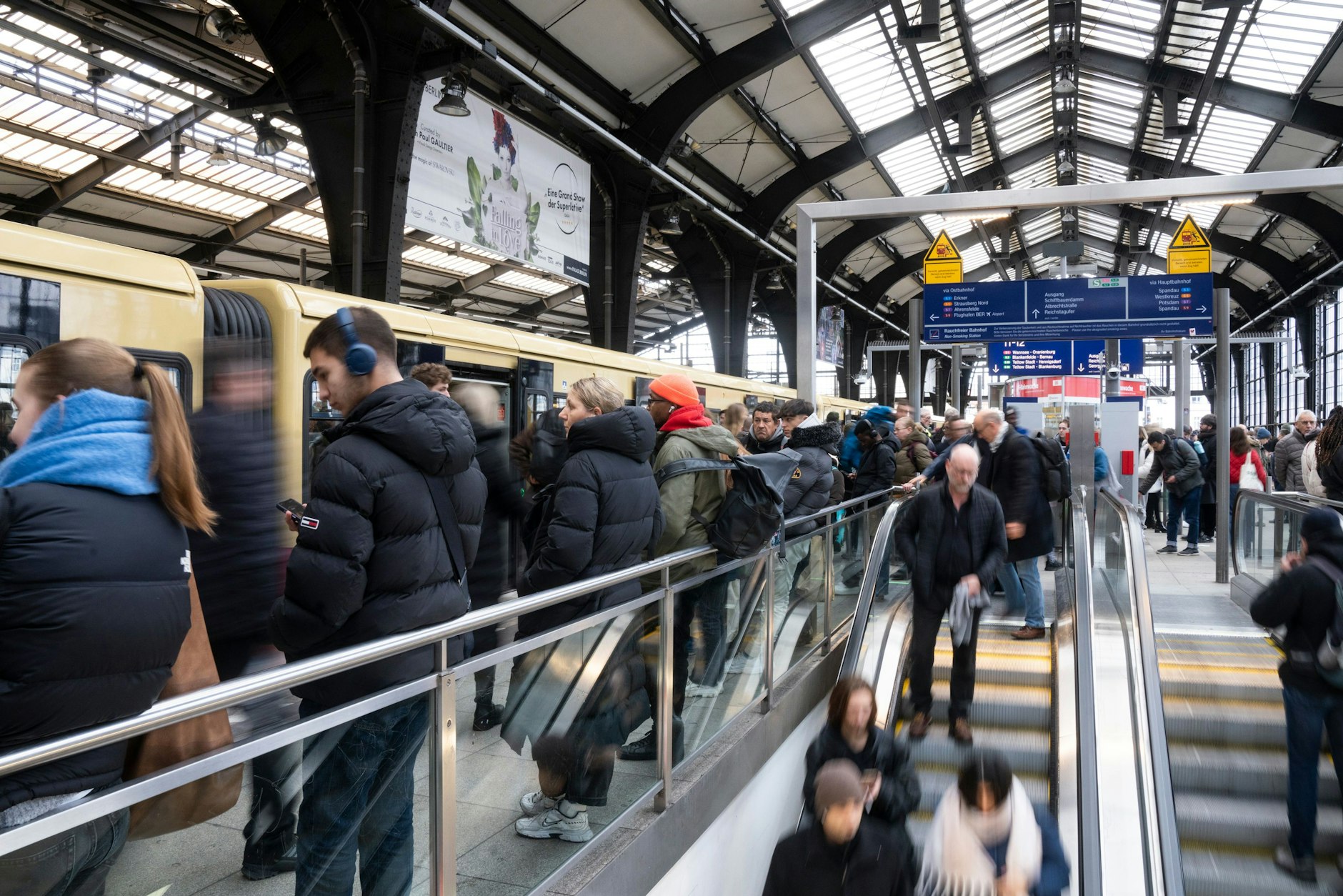 Volle S-Bahnen während des ersten BVG-Streiks am 27. Januar: Die Bundesgesellschaft ist nicht vom Zollkonflikt betroffen. Die S-Bahn ist jedoch voller als gewöhnlich.